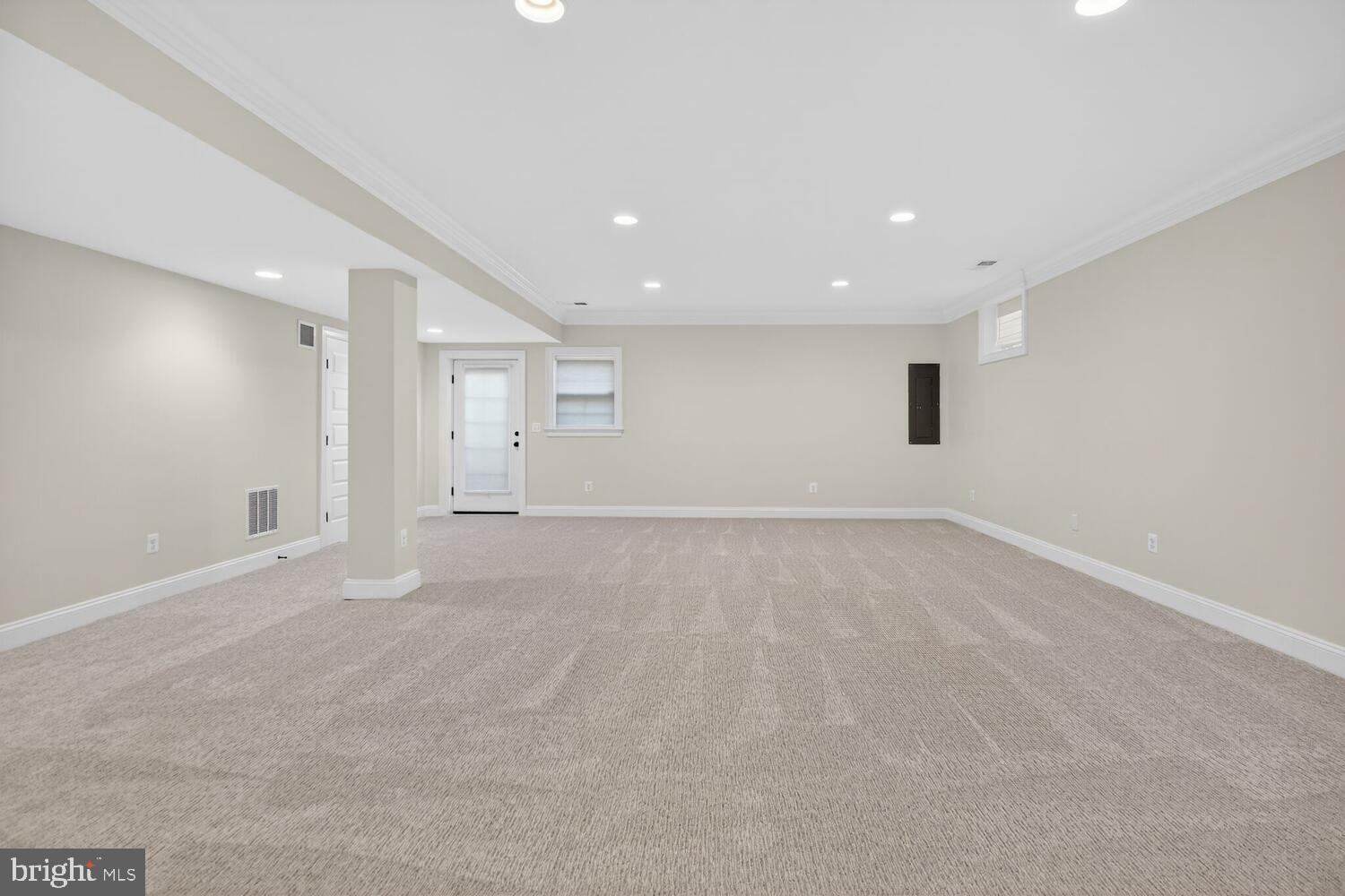 LEE HEIGHTS - Residential