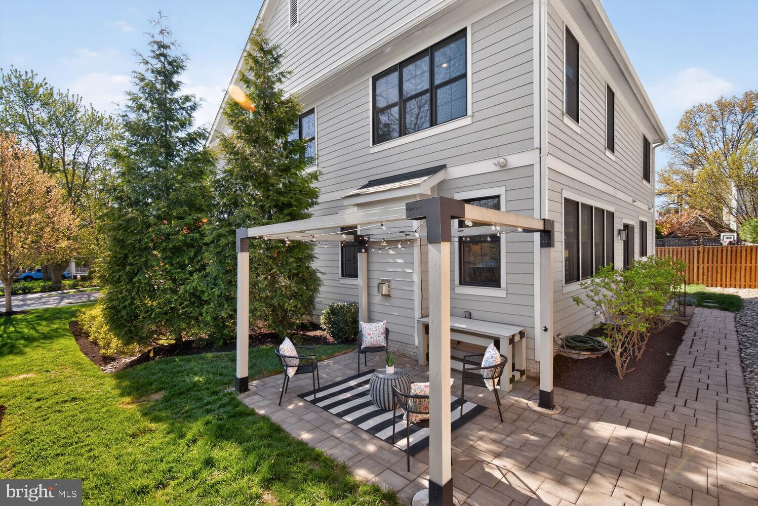 LEE HEIGHTS - Residential