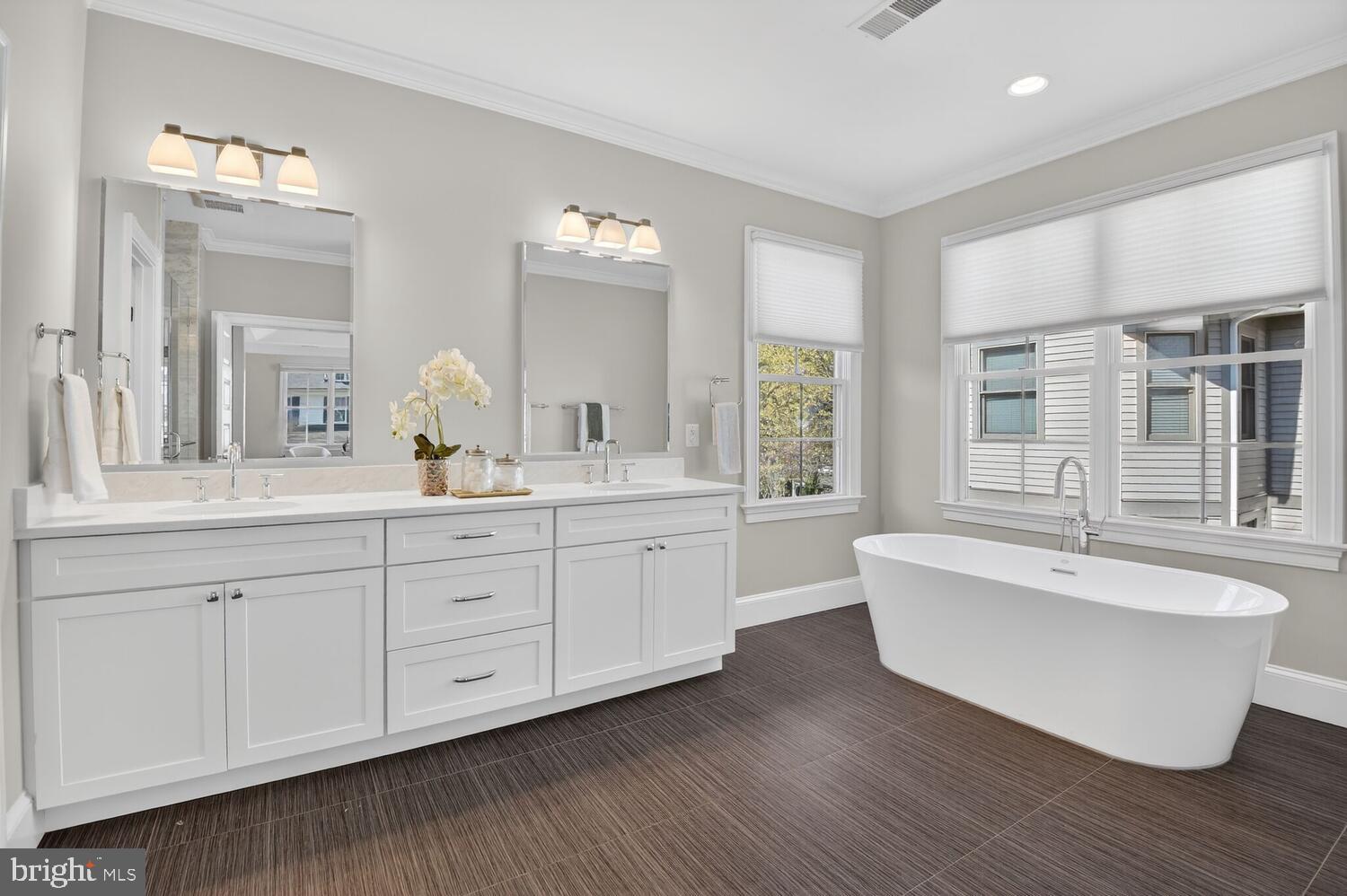 LEE HEIGHTS - Residential