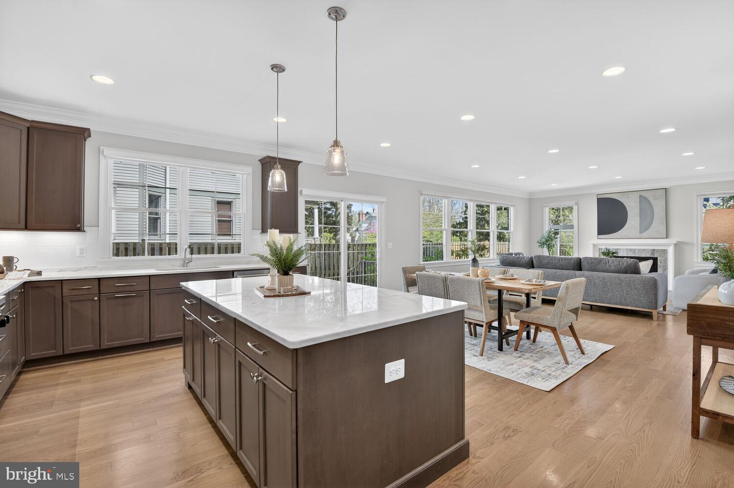 LEE HEIGHTS - Residential