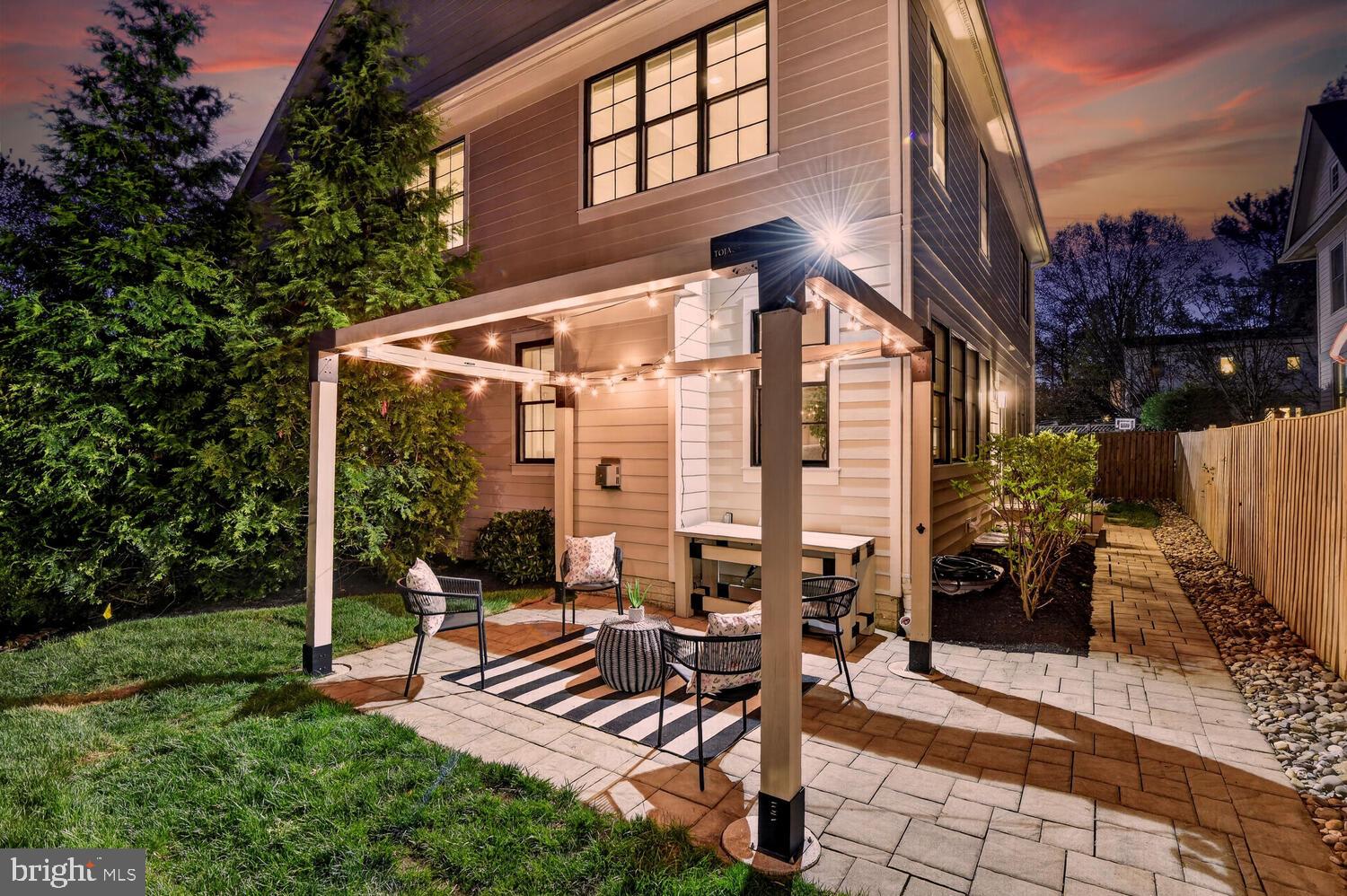 LEE HEIGHTS - Residential