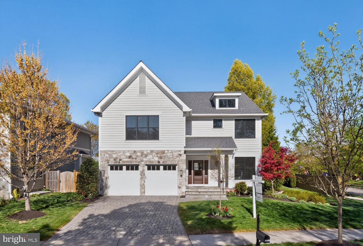 LEE HEIGHTS - Residential