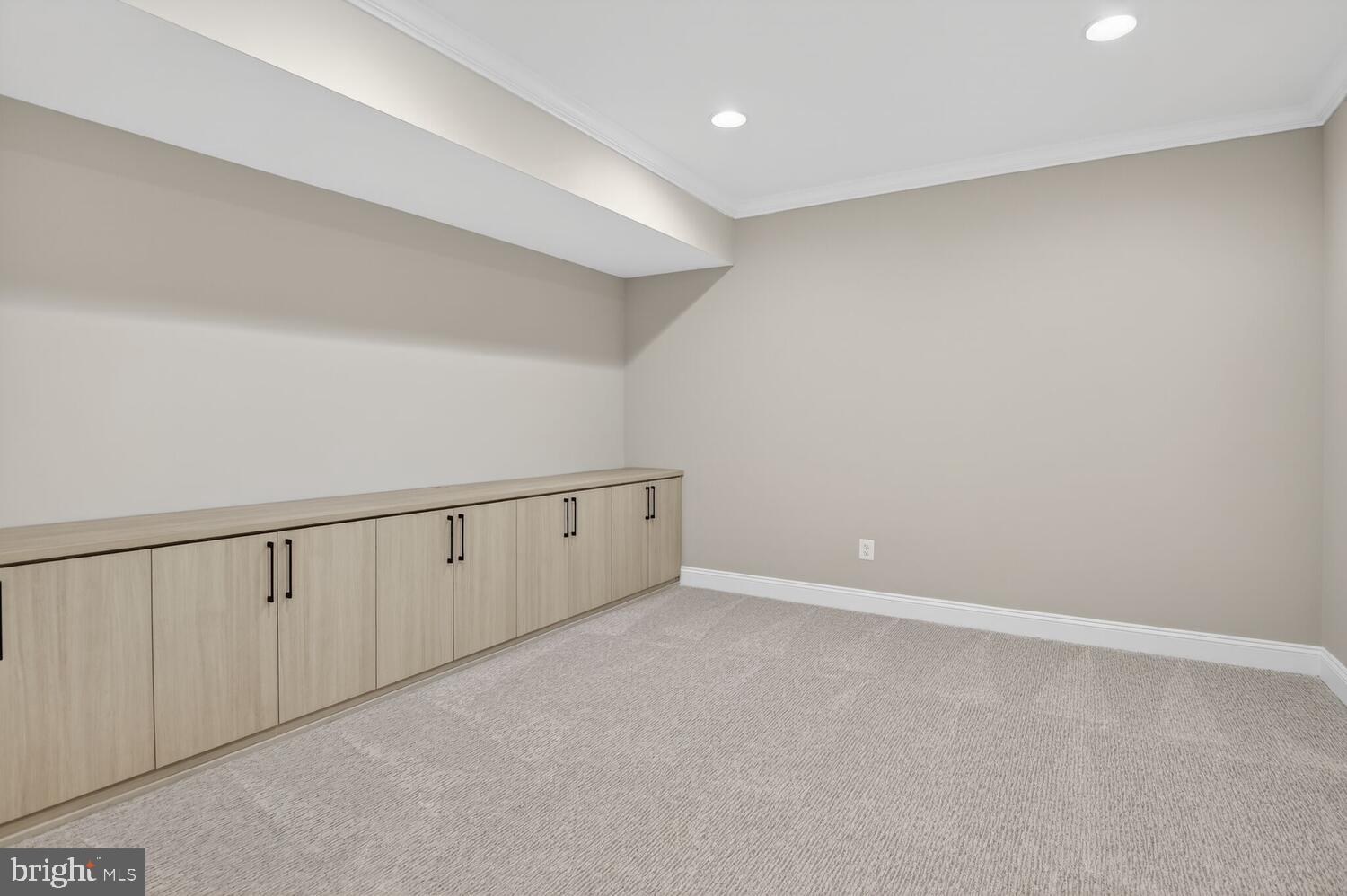 LEE HEIGHTS - Residential