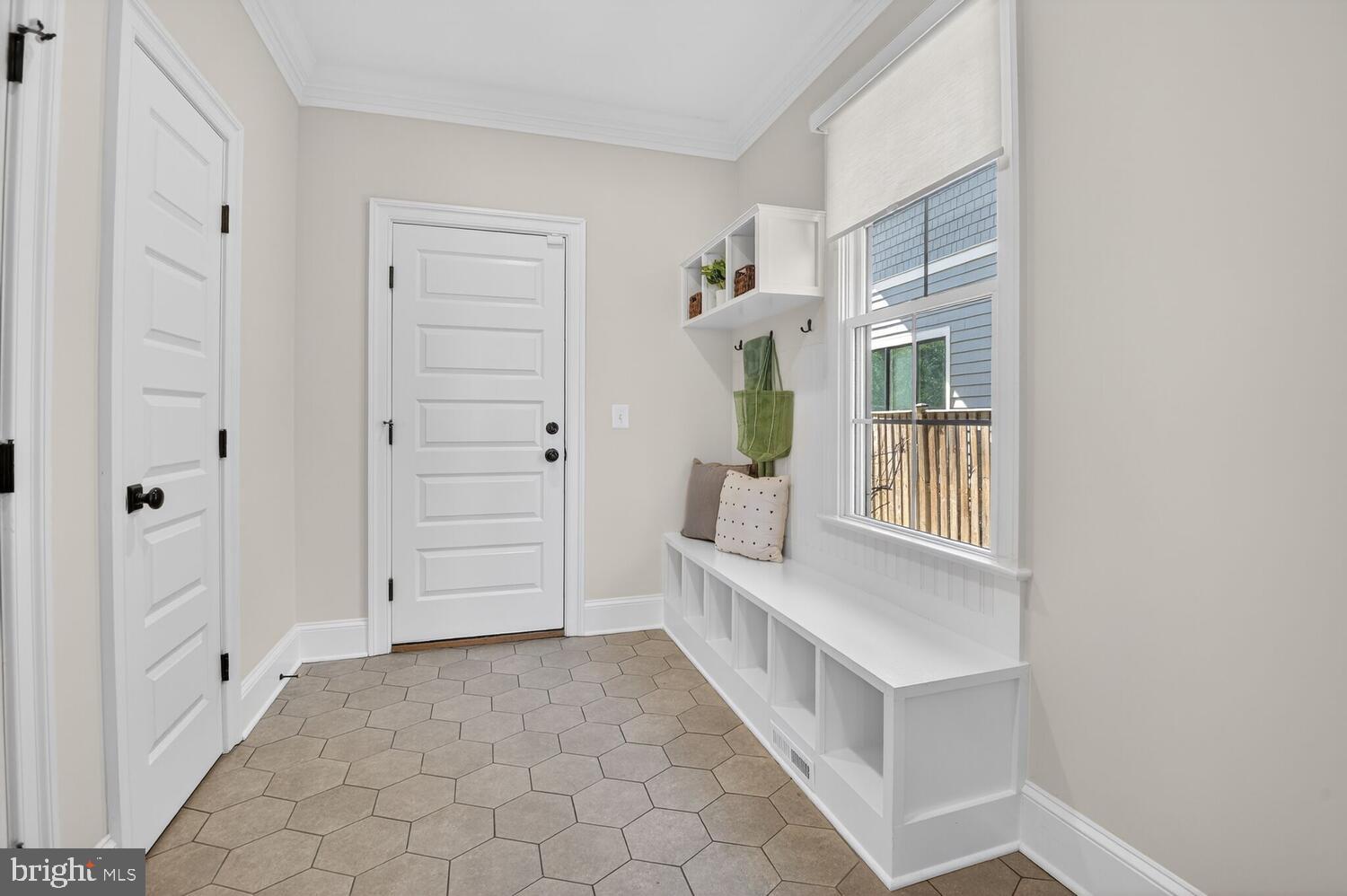 LEE HEIGHTS - Residential