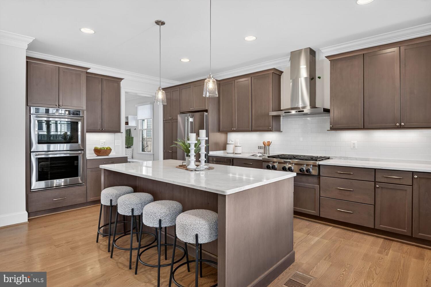 LEE HEIGHTS - Residential