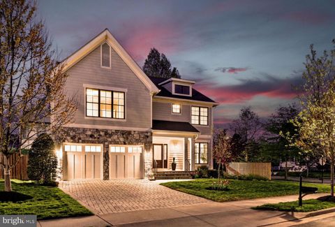 2421 N BUCHANAN STREET ARLINGTON VA 22207