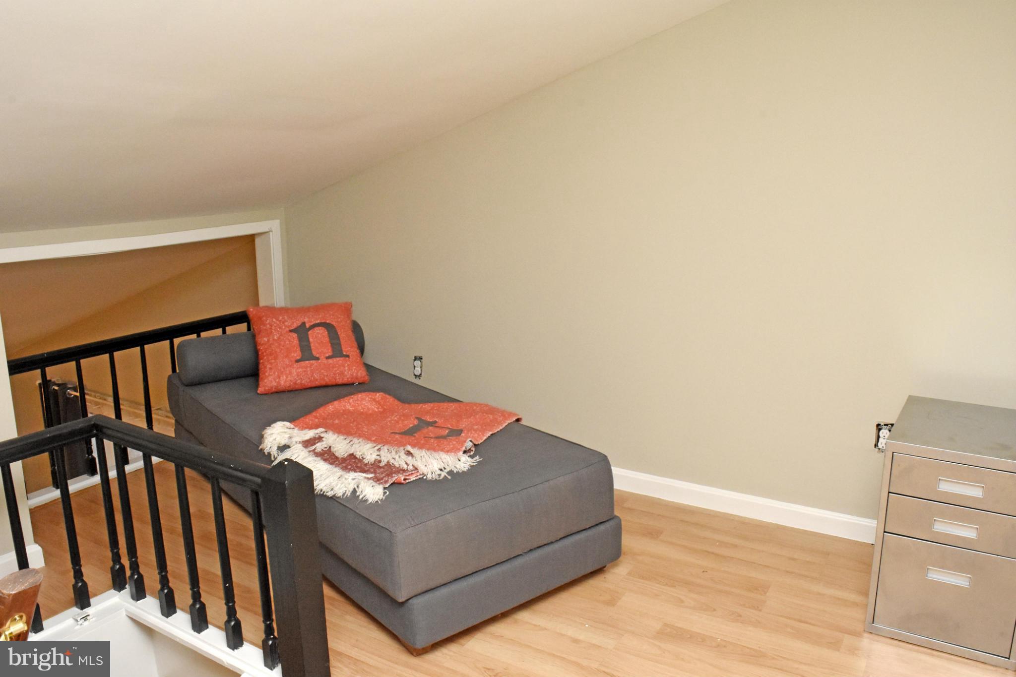 CHRISTOPHER COURT - Residential