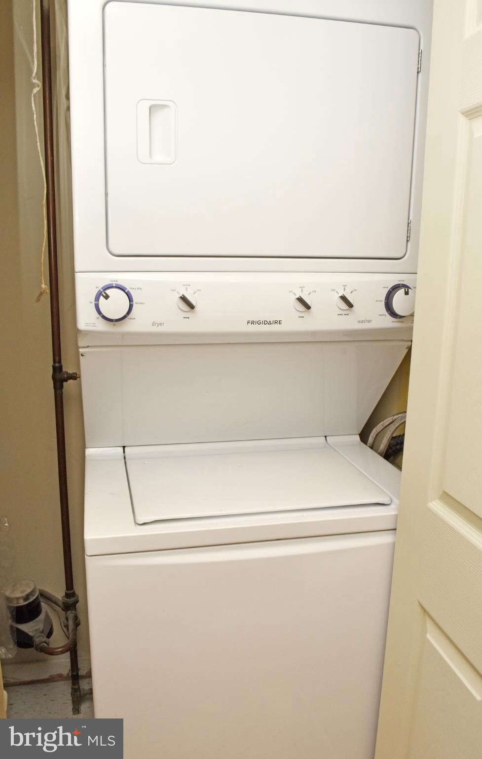 CHRISTOPHER COURT - Residential