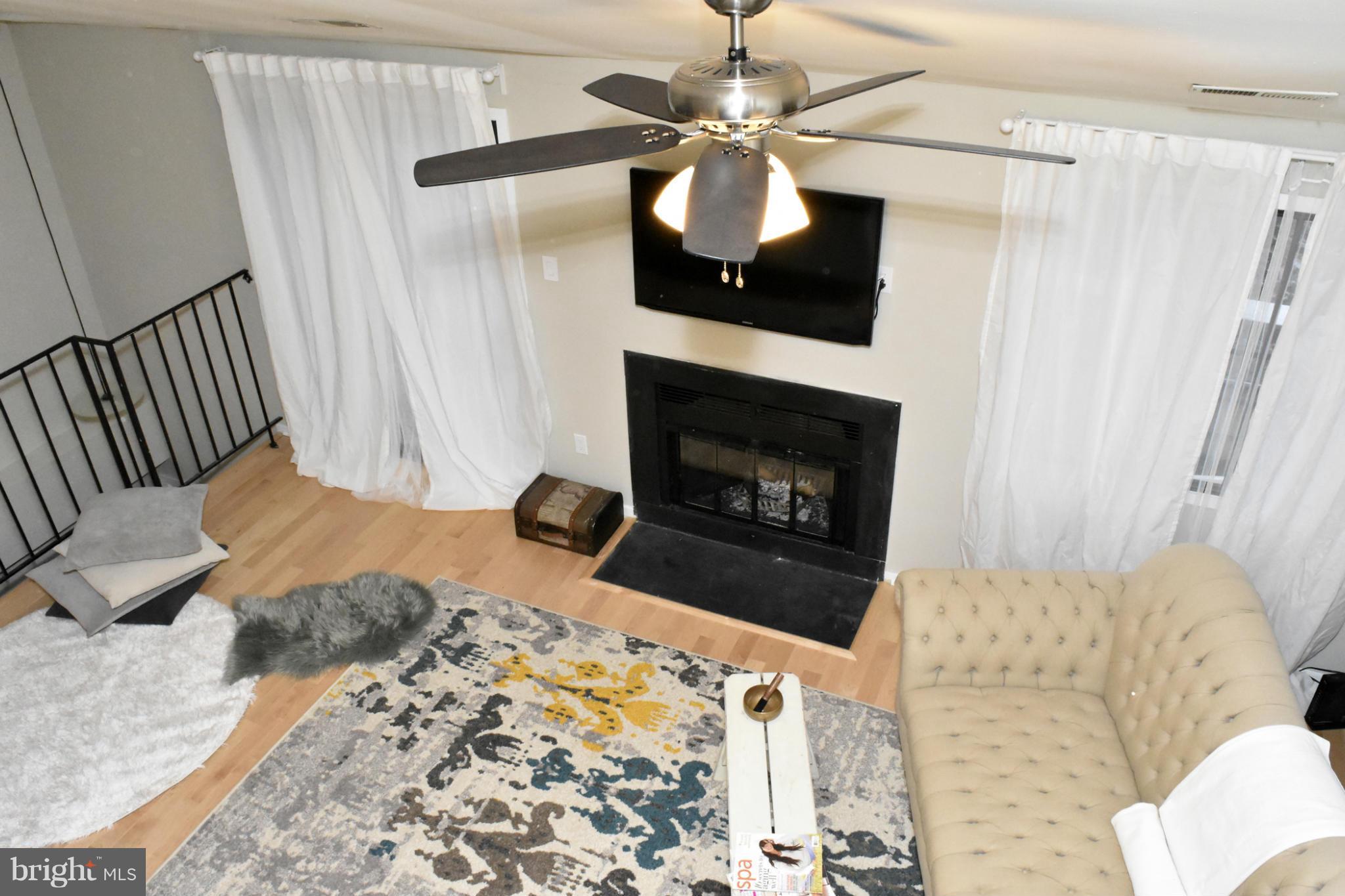 CHRISTOPHER COURT - Residential