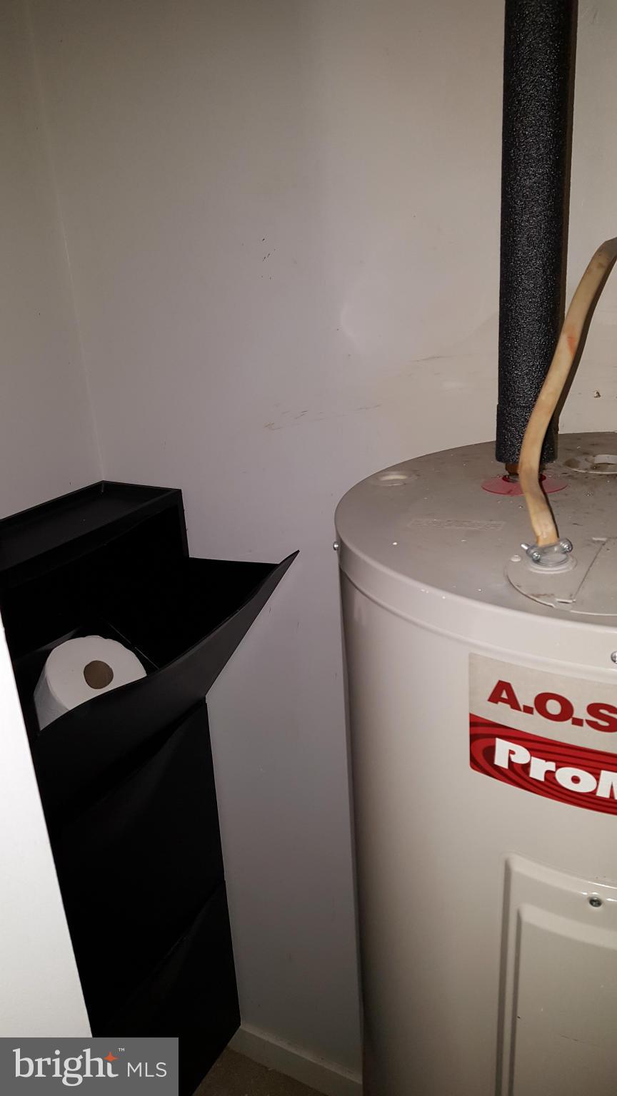 CHRISTOPHER COURT - Residential