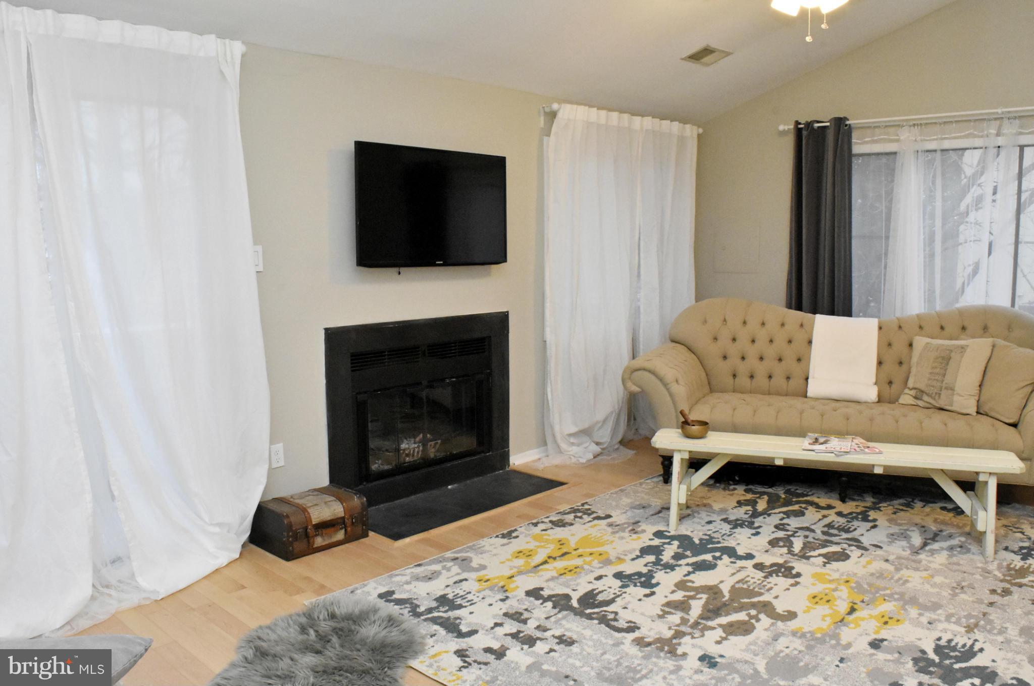 CHRISTOPHER COURT - Residential