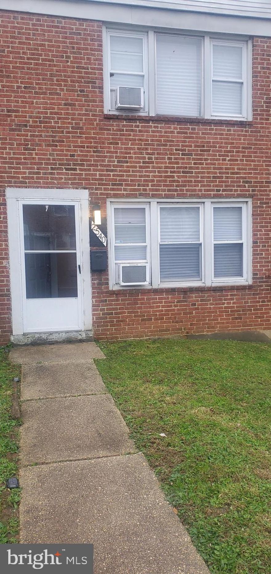 Well maintained interior unit, large yard & Parking in Rear space for two cars and on Street Parking. Spacious living room, Updated Kitchen & Bath Freshly Painted throughout. Great for first-time home buyers! Or an investor looking for a rental property.  Motivated seller! 
 Ground rent is to be verified by the title company. sold Strictly As-Is.