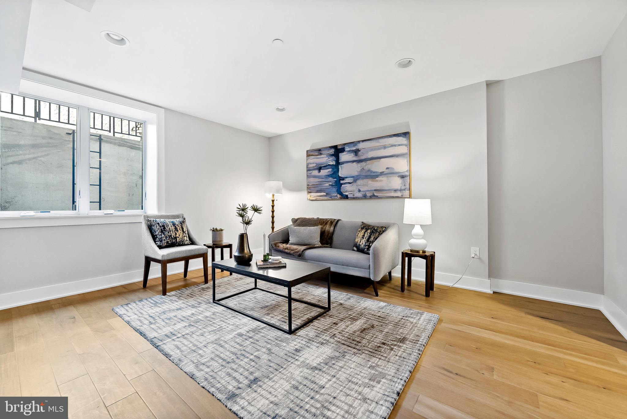 PASSYUNK SQUARE - Residential