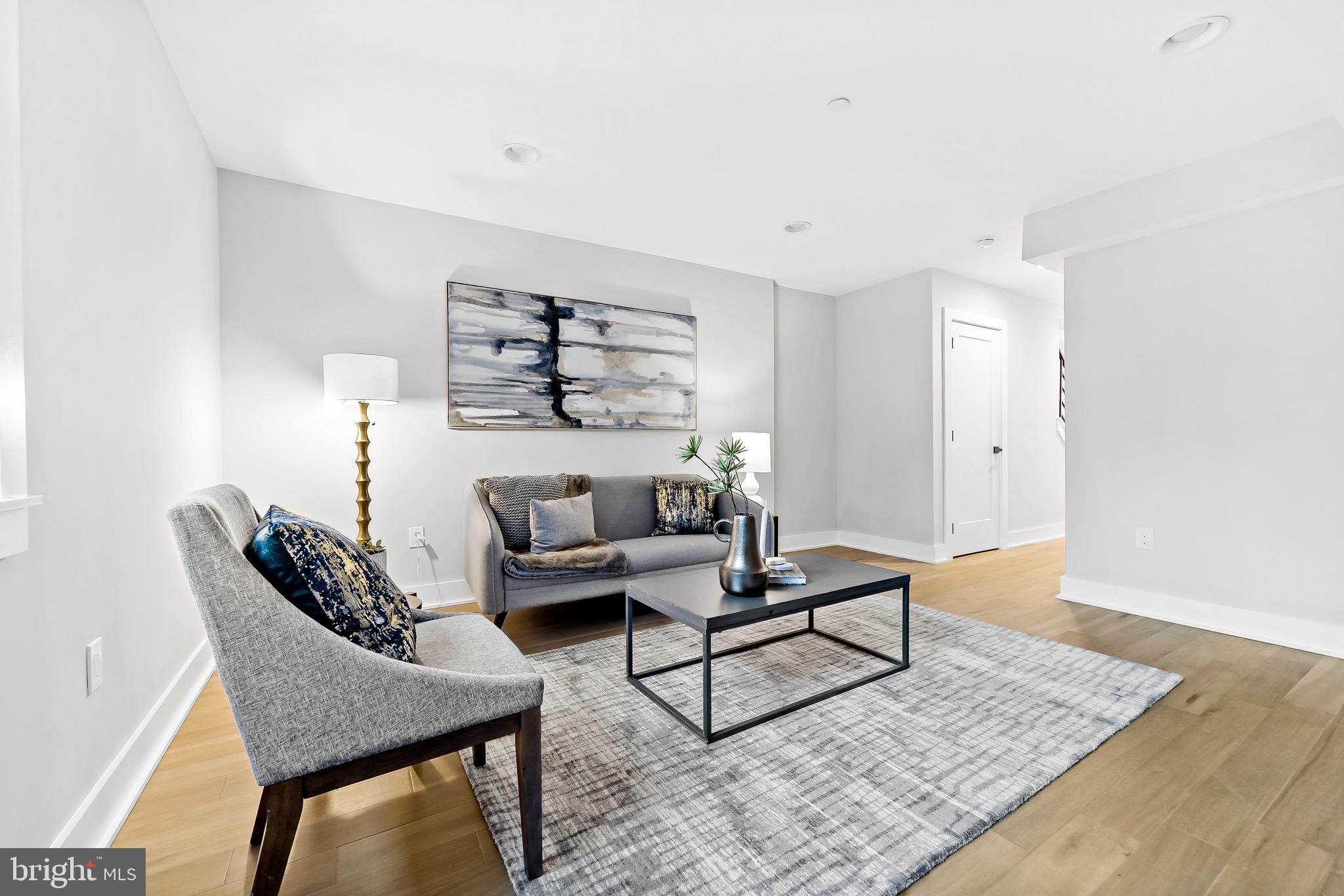 PASSYUNK SQUARE - Residential