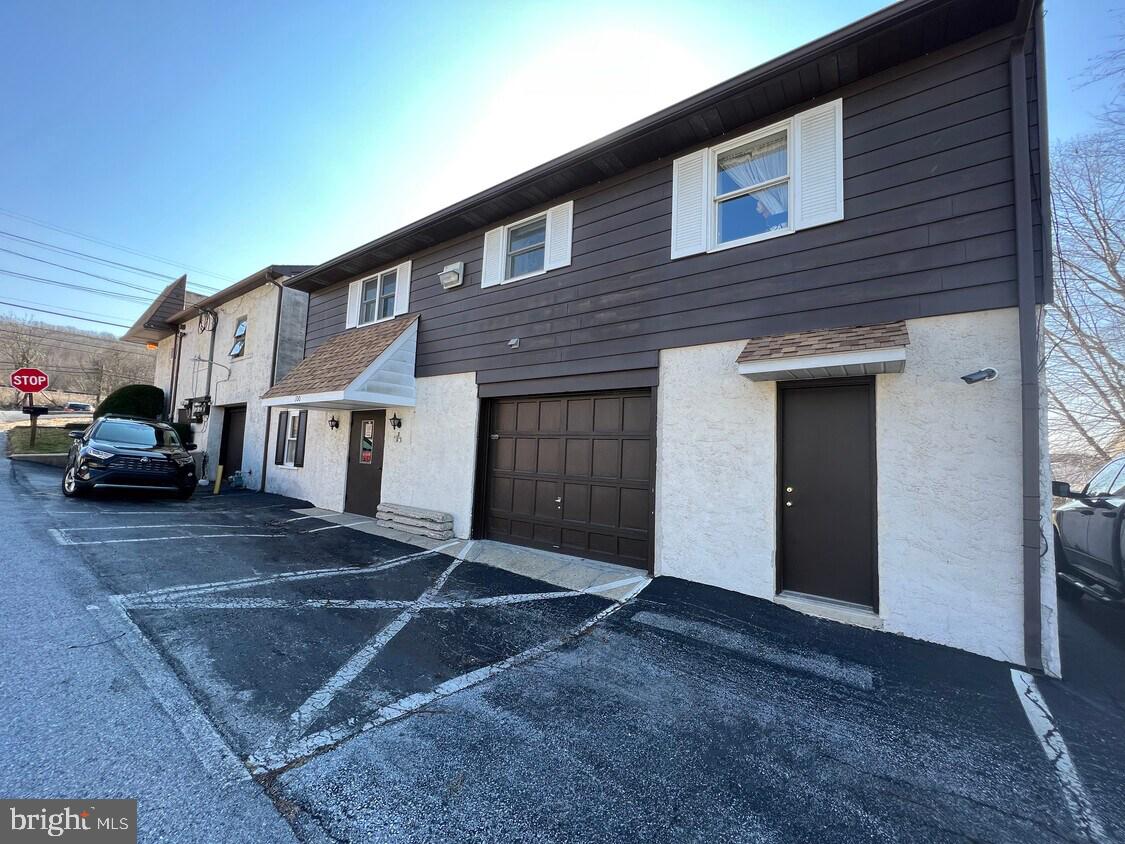 2411 E LINCOLN HIGHWAY