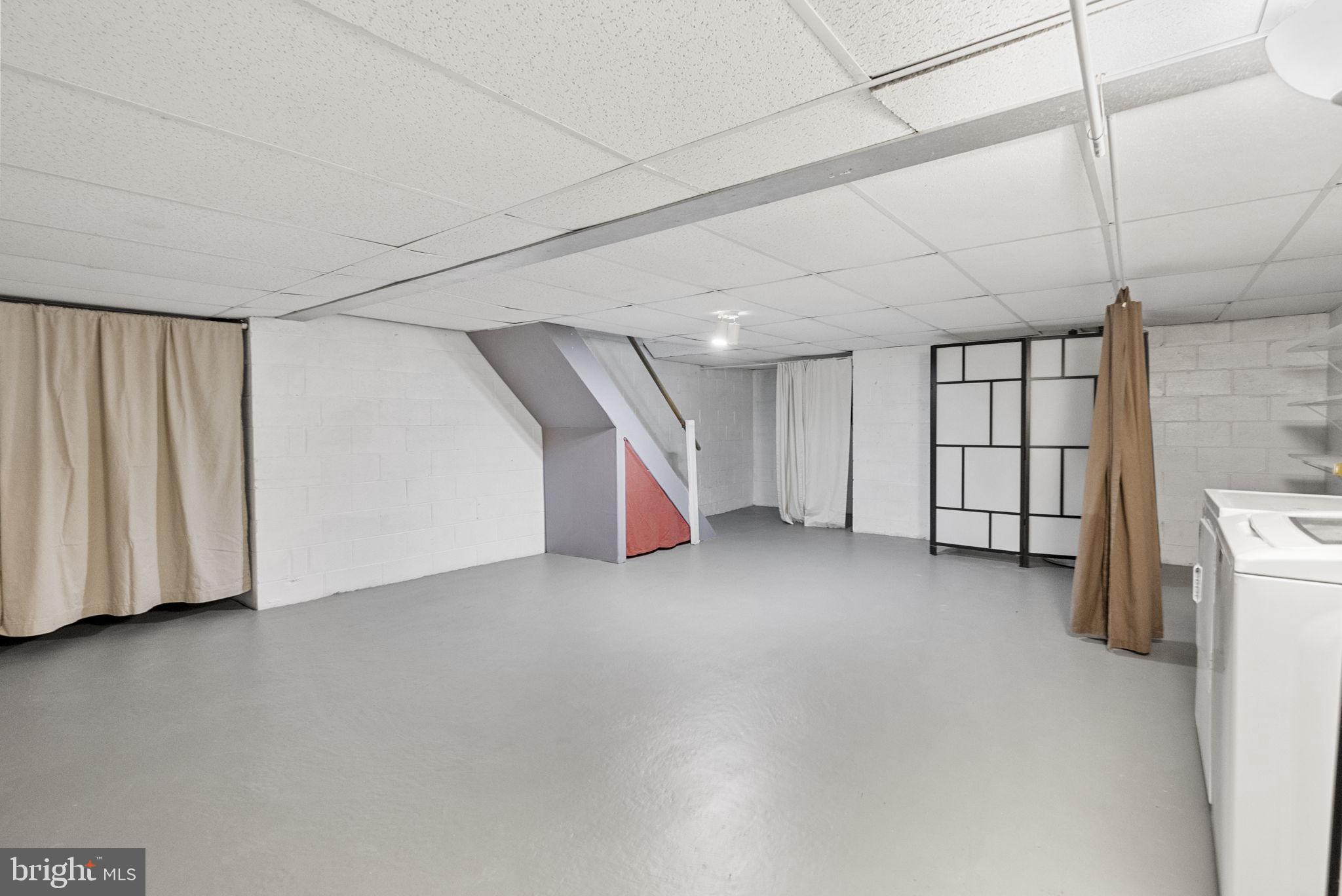 HUNTER CREST - Residential