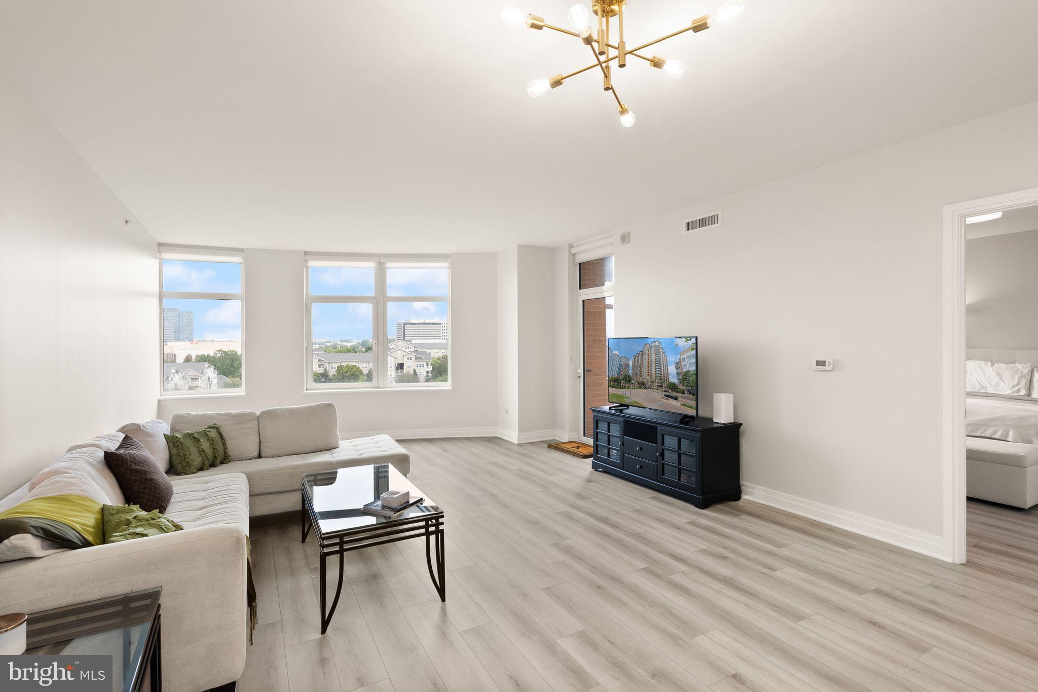 ONE PARK CREST CONDOMINIUM - Residential