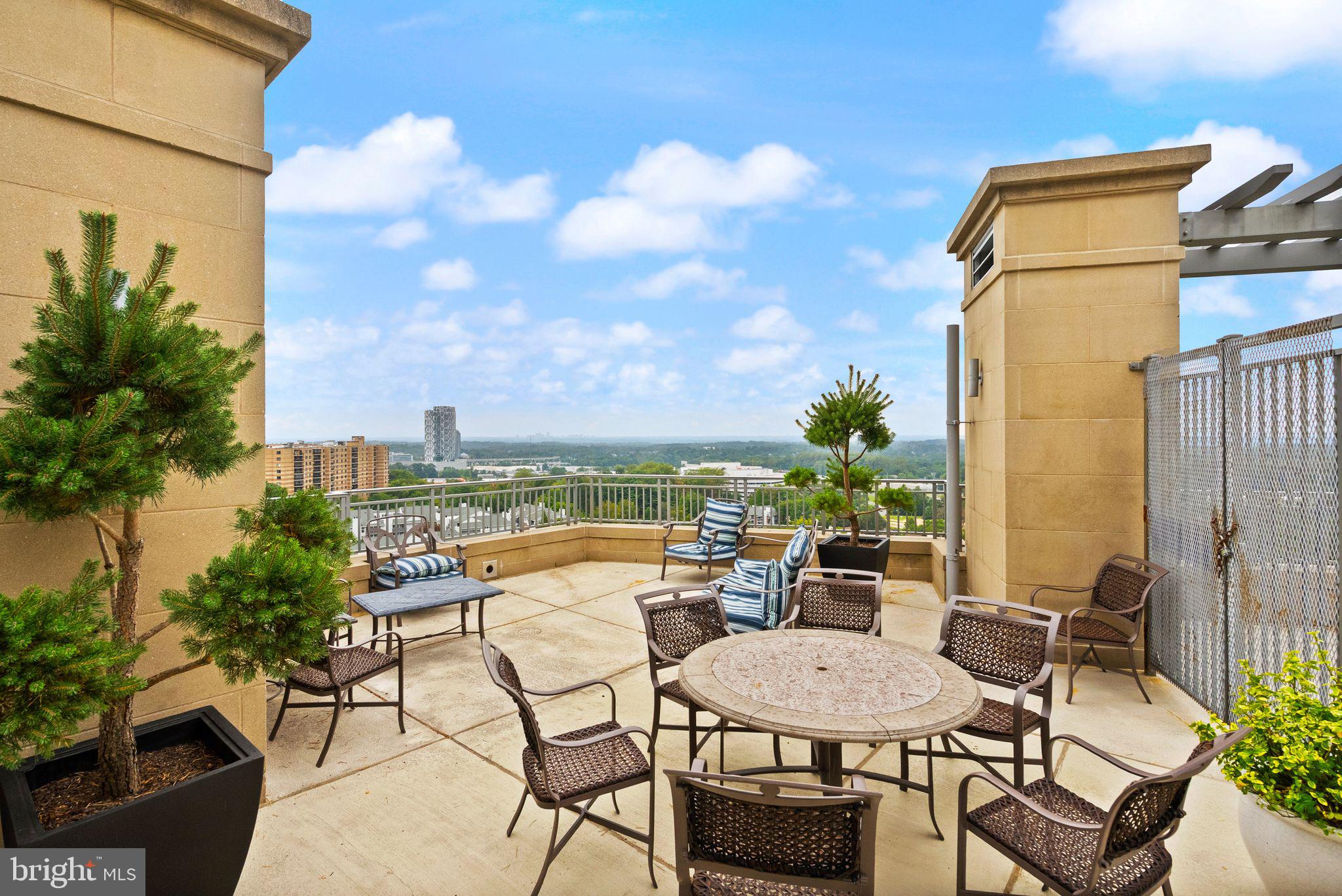 ONE PARK CREST CONDOMINIUM - Residential