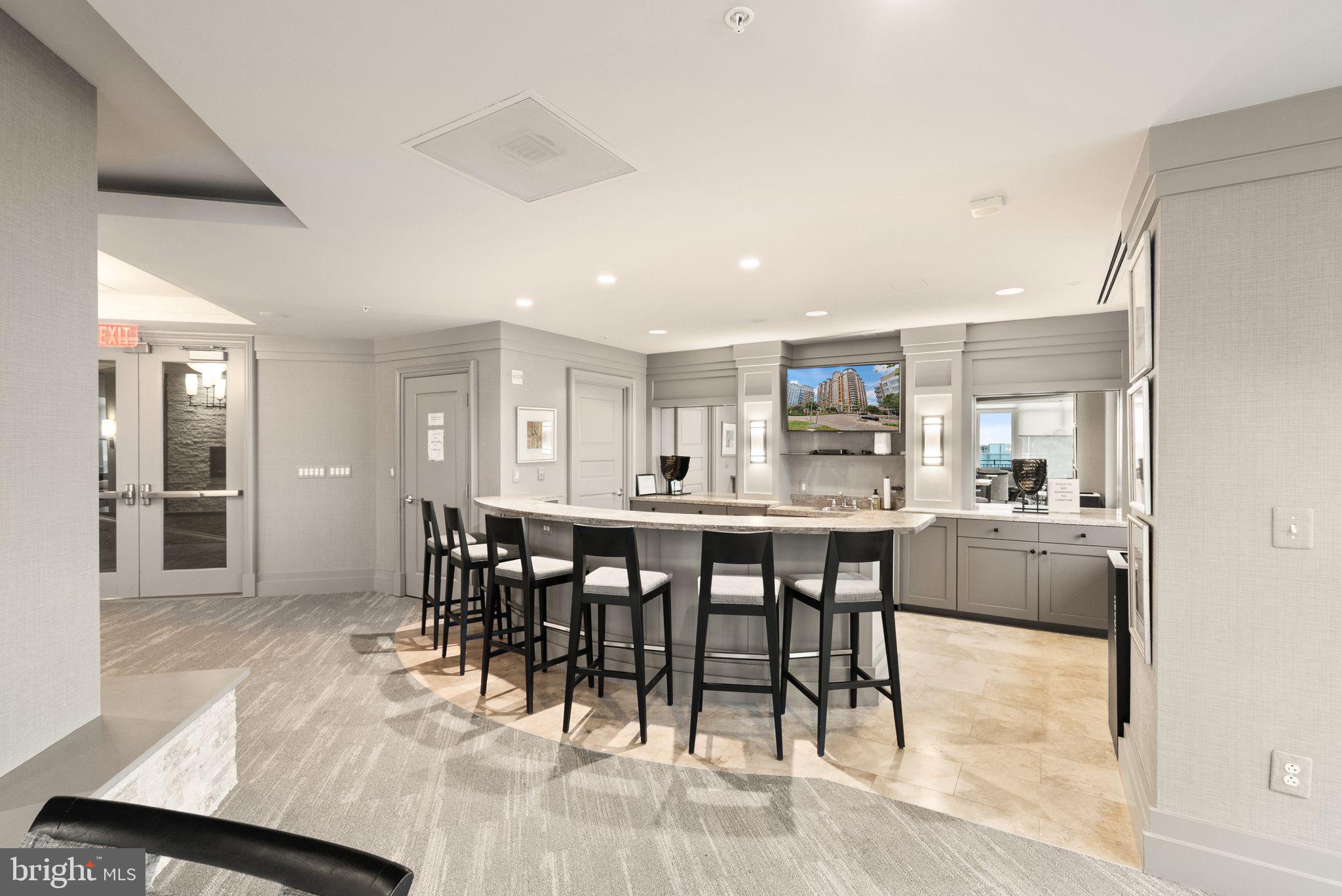 ONE PARK CREST CONDOMINIUM - Residential