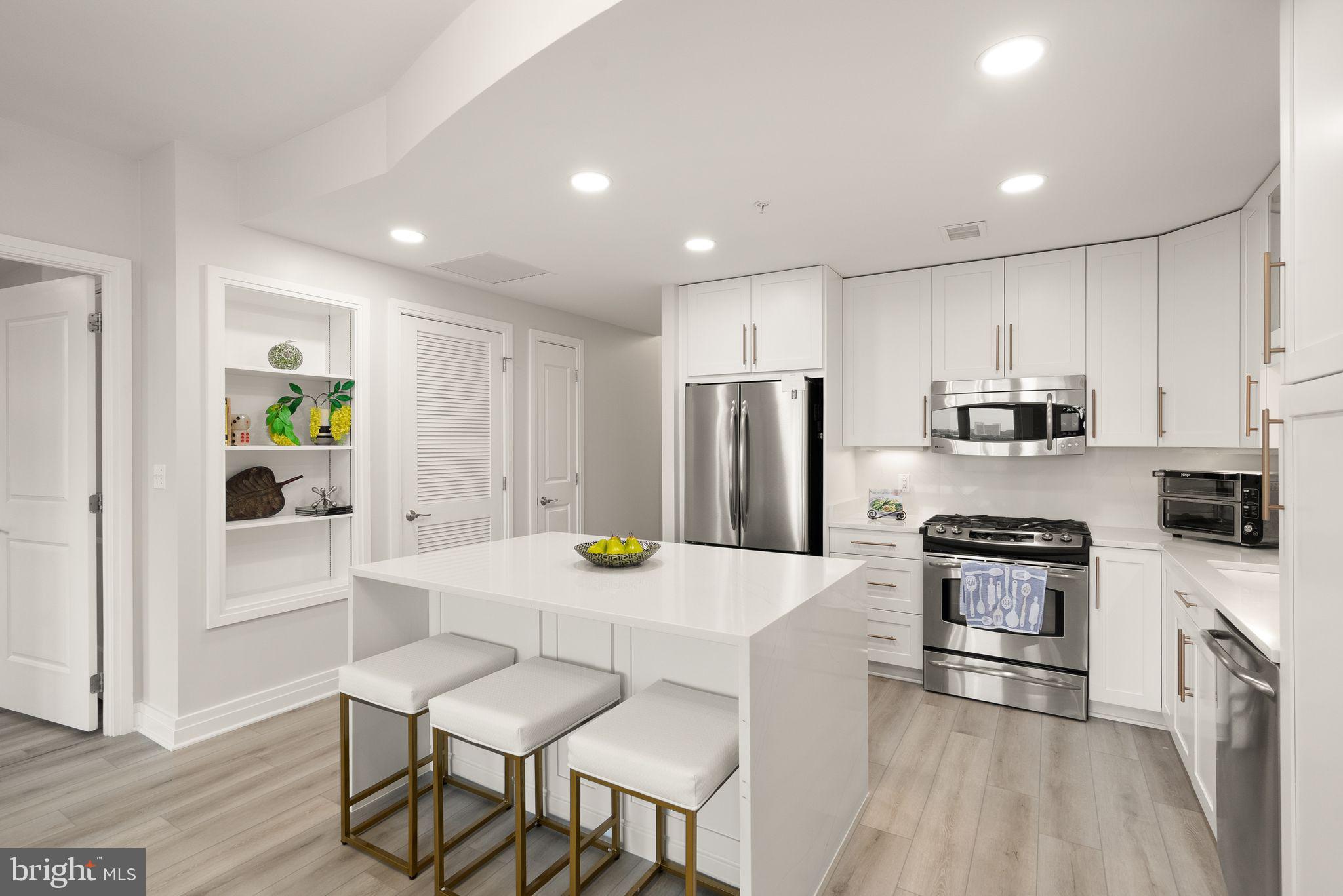 ONE PARK CREST CONDOMINIUM - Residential