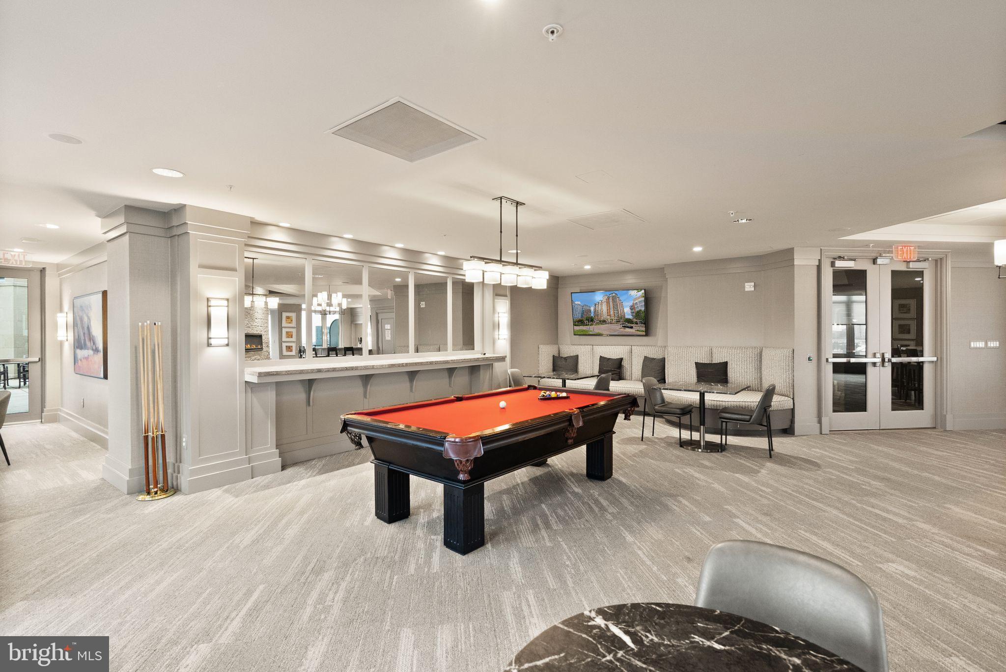 ONE PARK CREST CONDOMINIUM - Residential