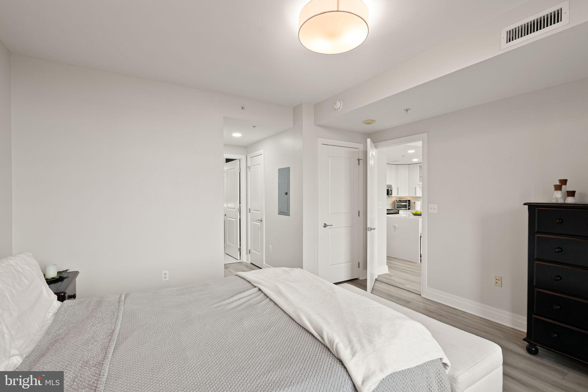 ONE PARK CREST CONDOMINIUM - Residential