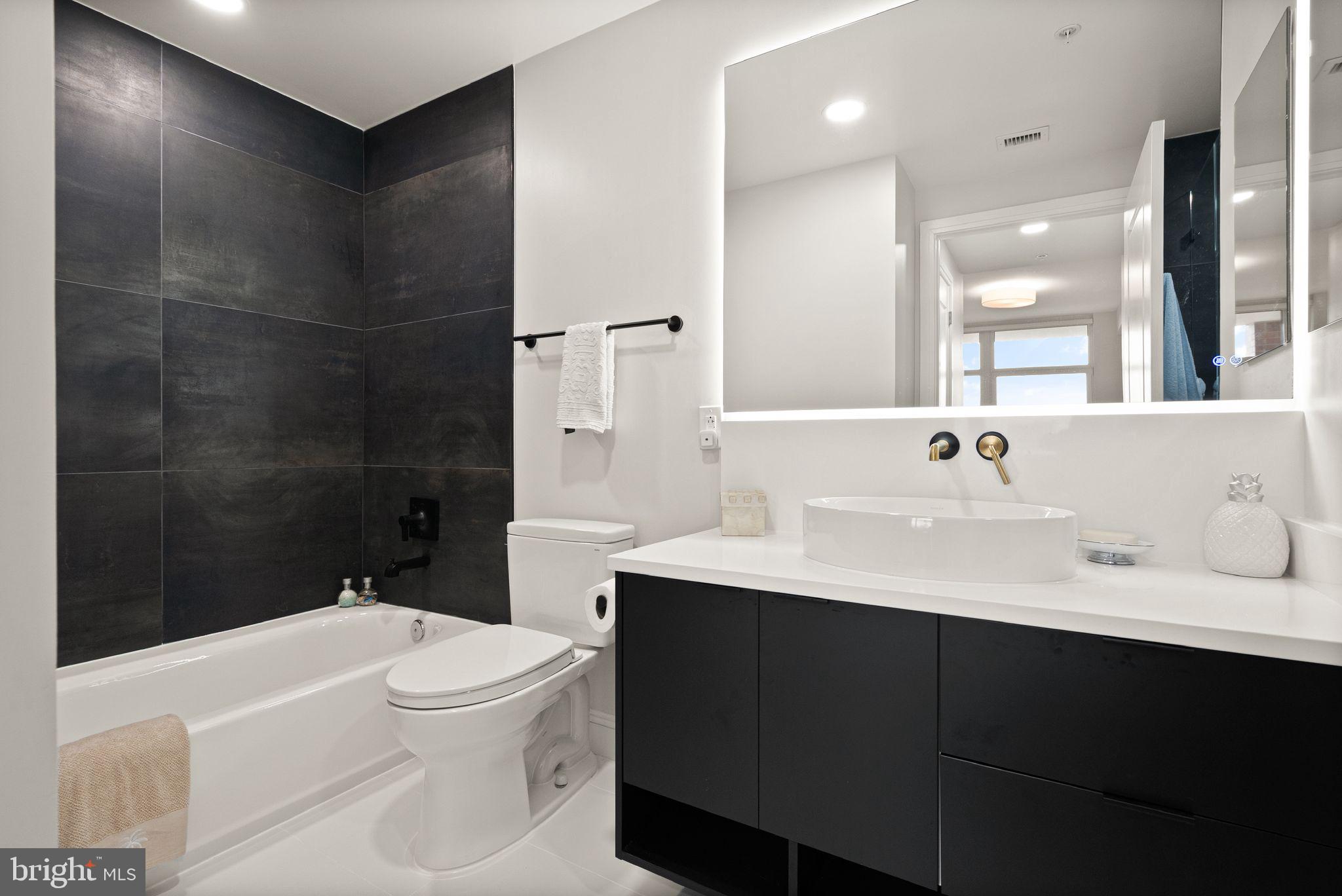 ONE PARK CREST CONDOMINIUM - Residential