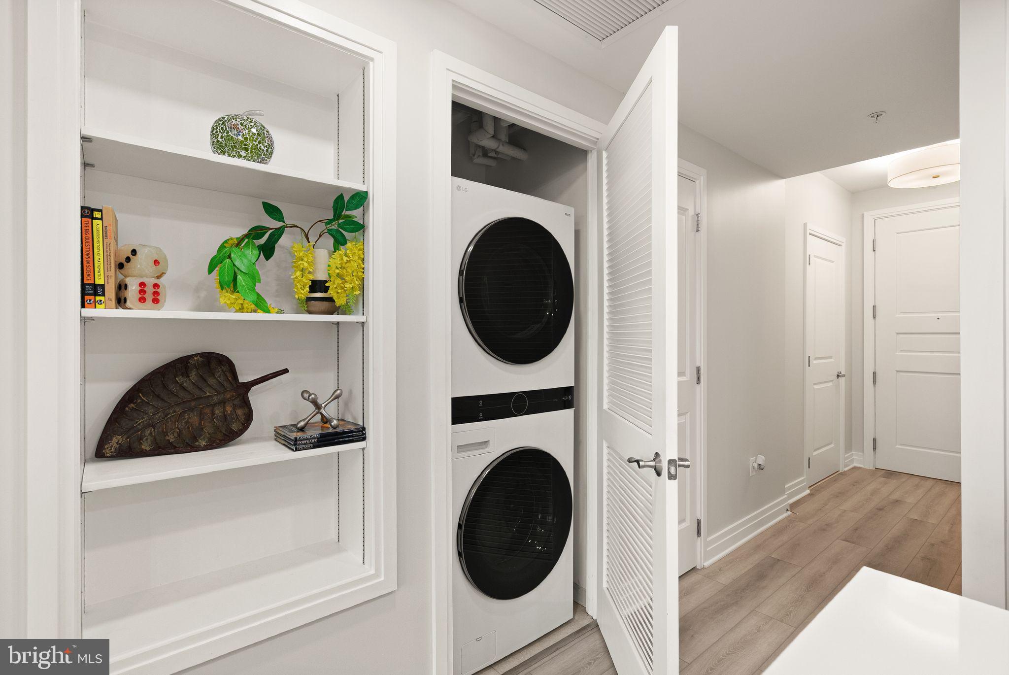 ONE PARK CREST CONDOMINIUM - Residential