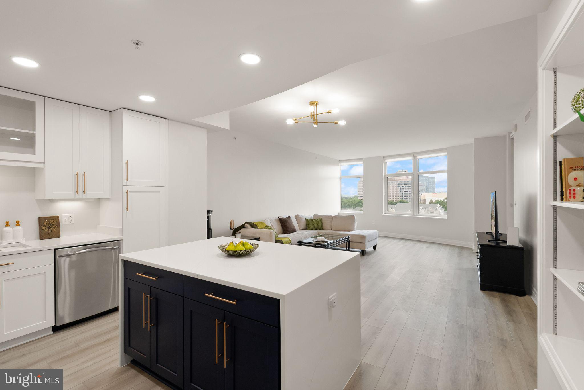 ONE PARK CREST CONDOMINIUM - Residential