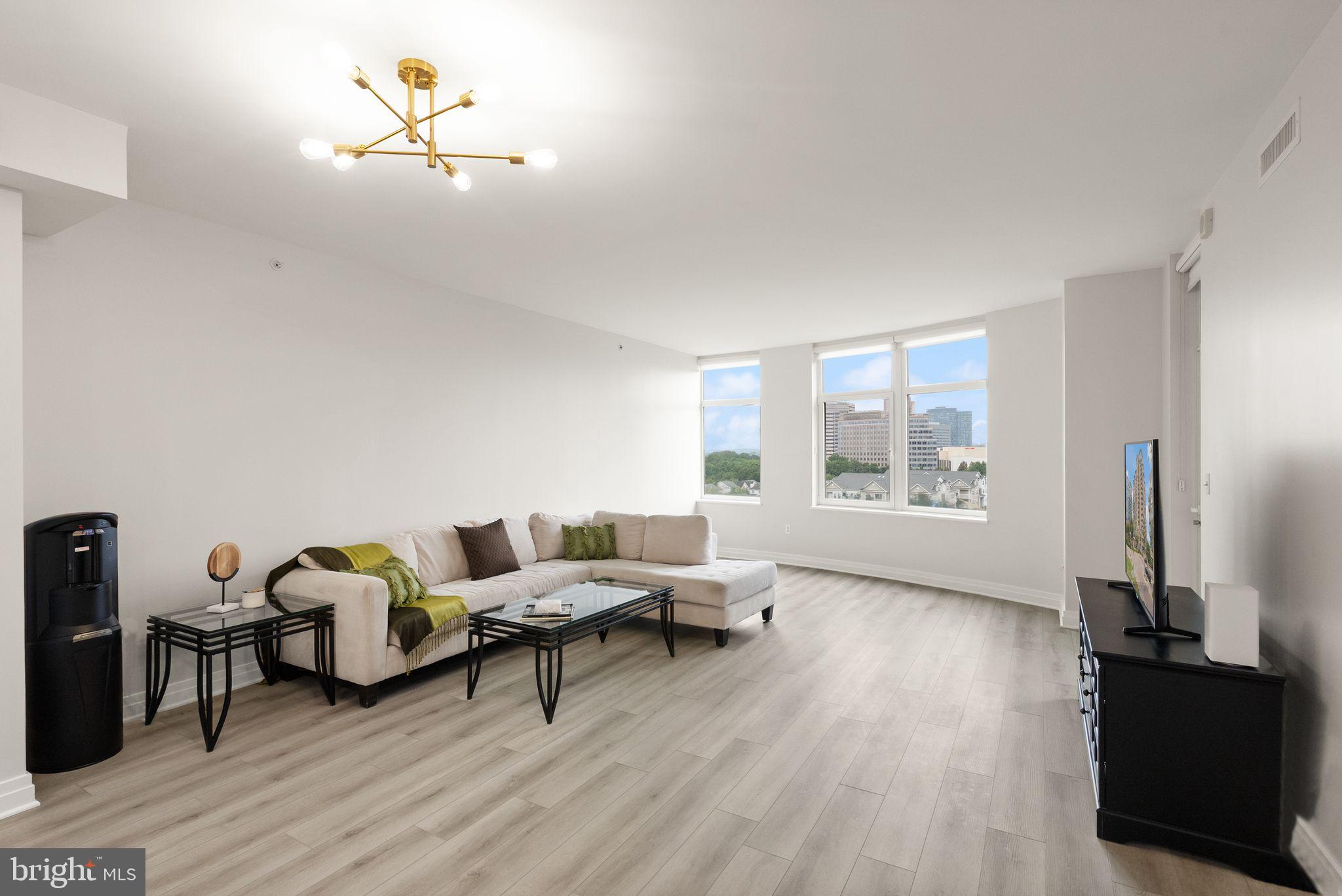 ONE PARK CREST CONDOMINIUM - Residential