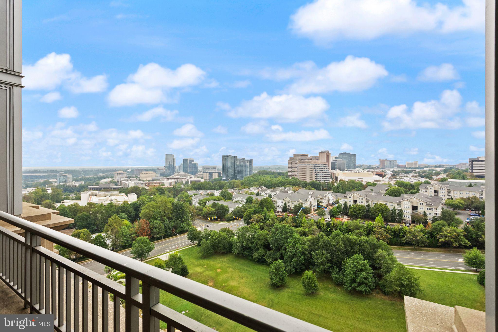 ONE PARK CREST CONDOMINIUM - Residential