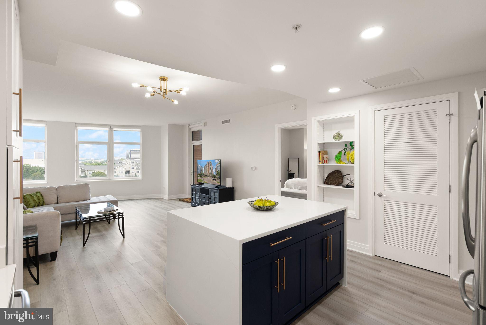 ONE PARK CREST CONDOMINIUM - Residential