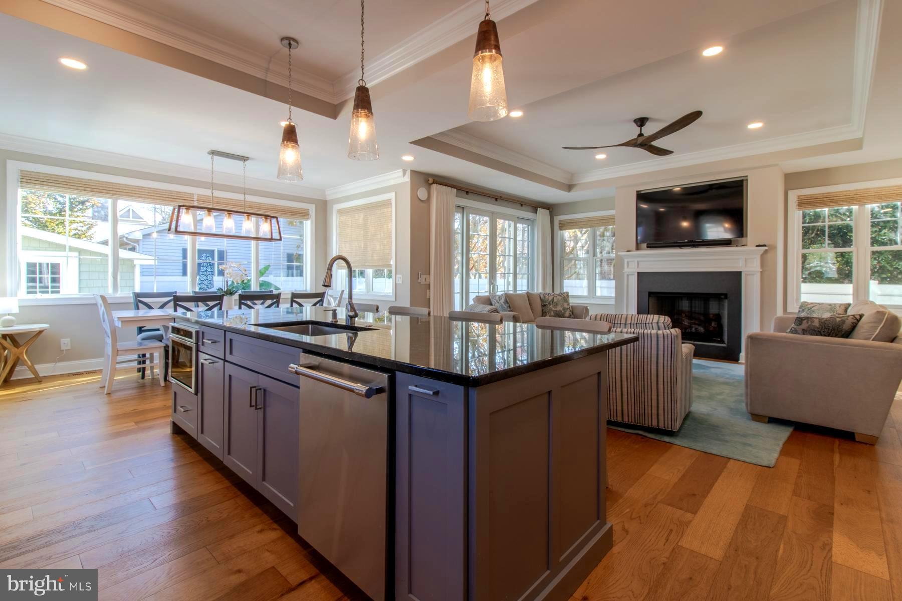 COUNTRY CLUB ESTATES - Residential