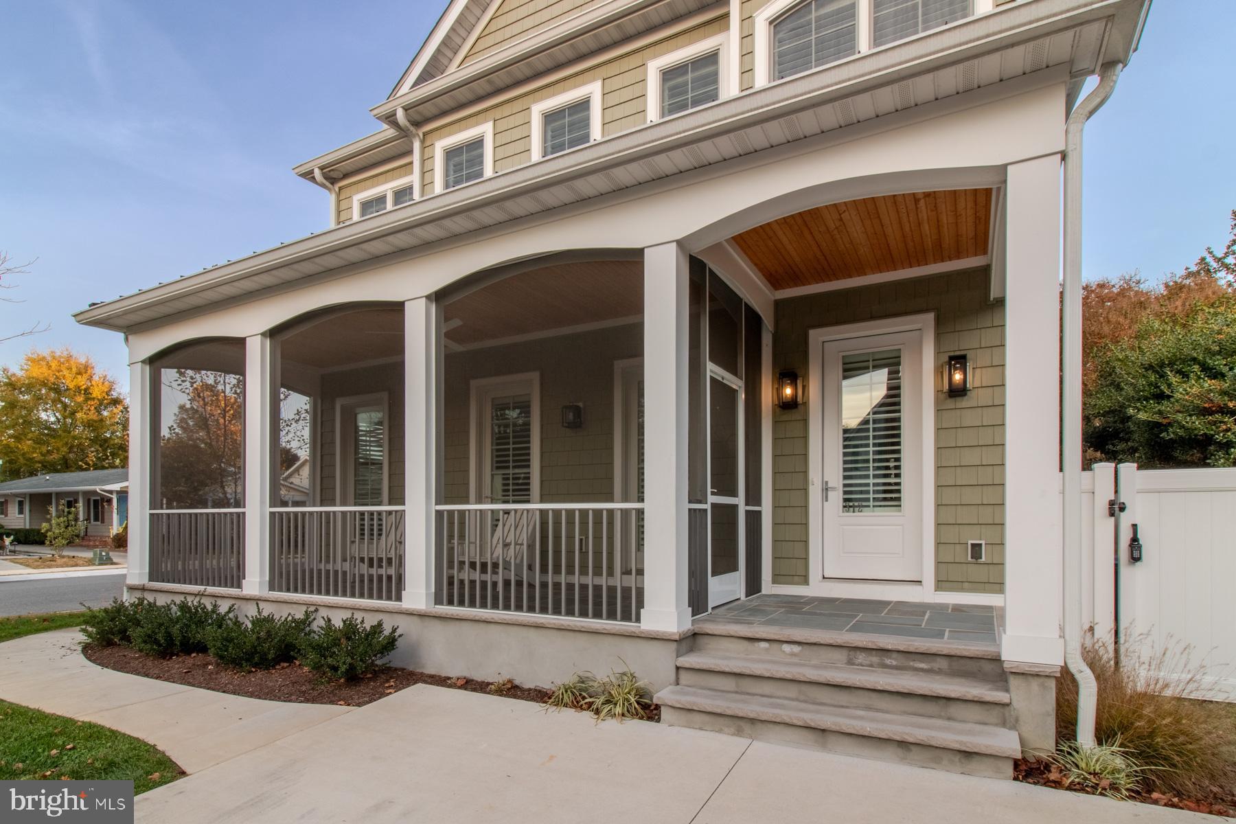 COUNTRY CLUB ESTATES - Residential