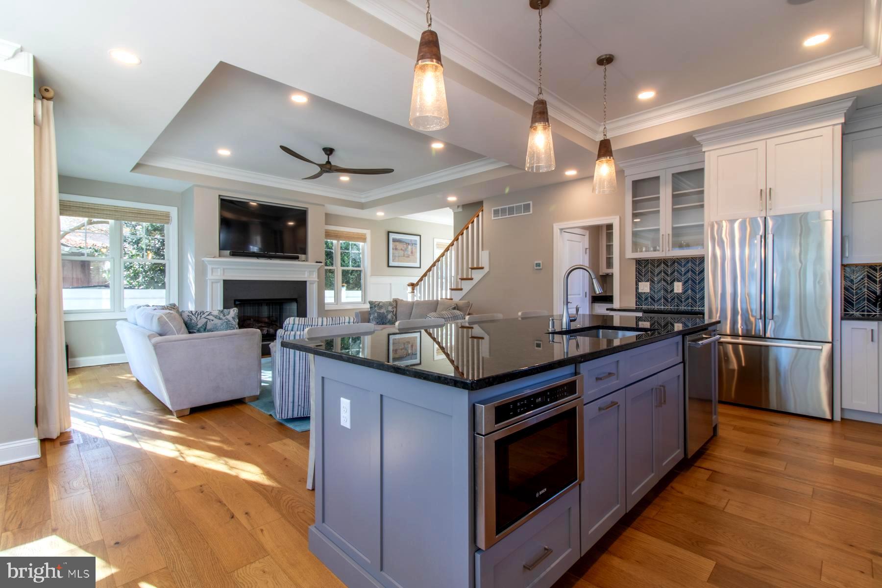 COUNTRY CLUB ESTATES - Residential