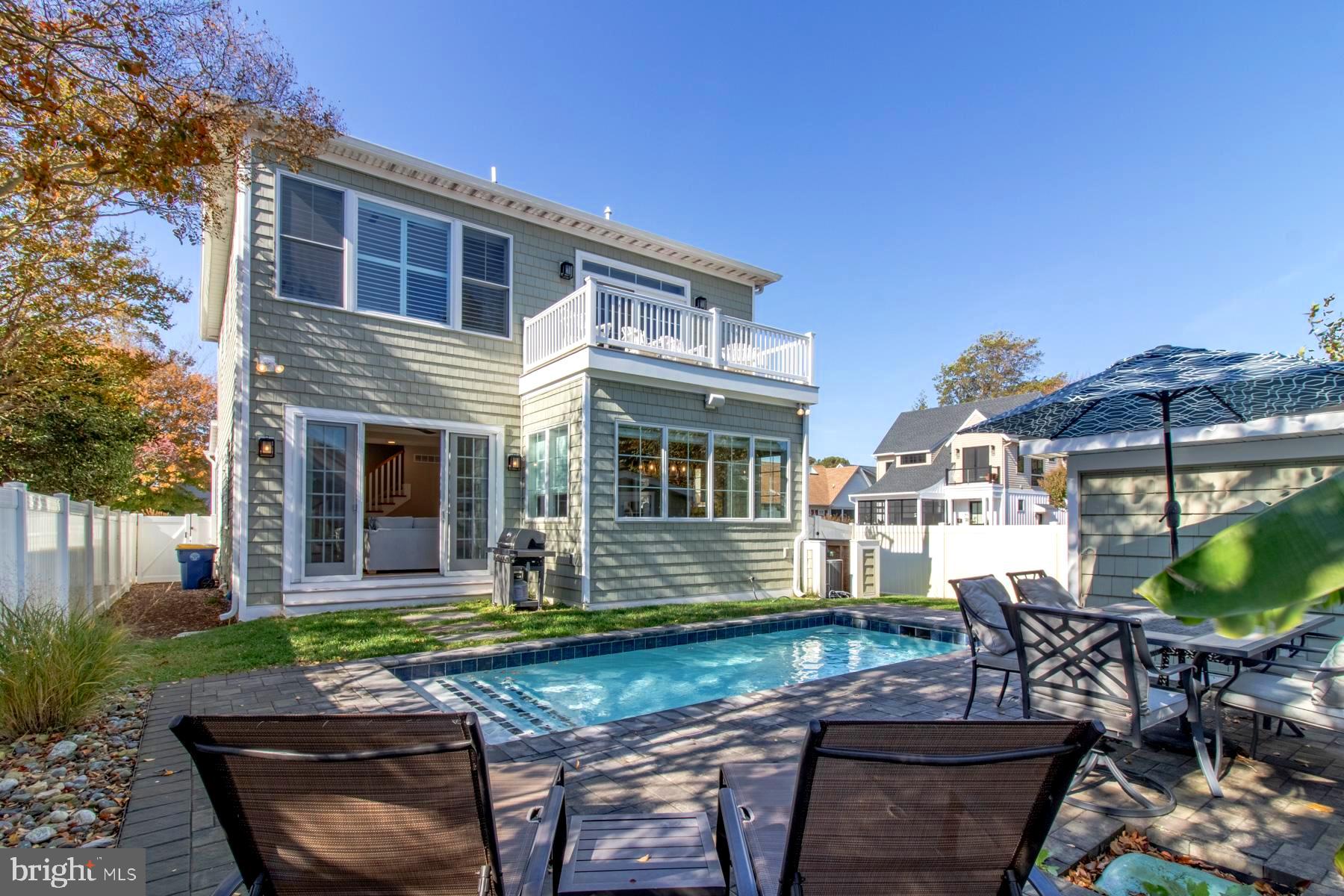 COUNTRY CLUB ESTATES - Residential