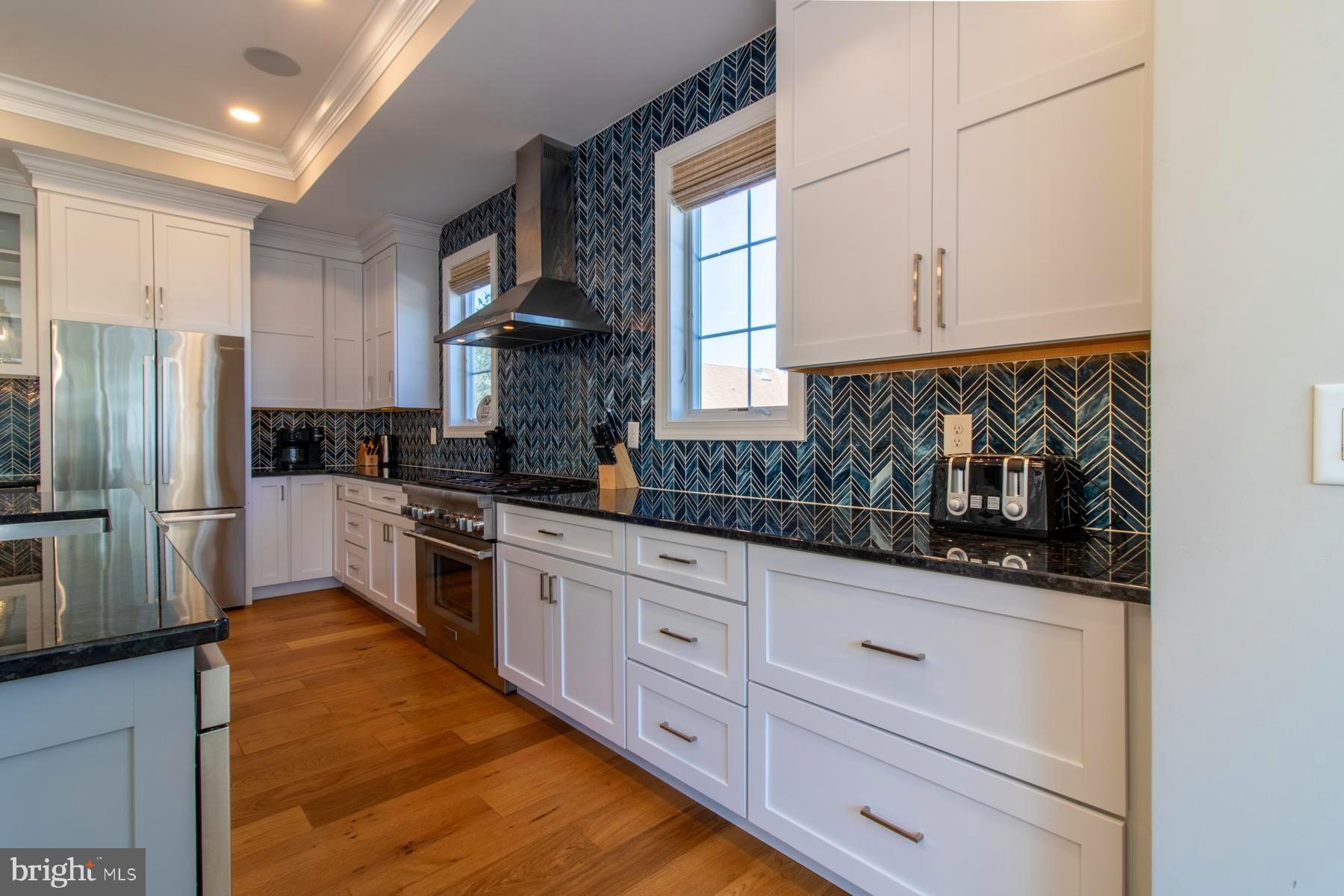 COUNTRY CLUB ESTATES - Residential