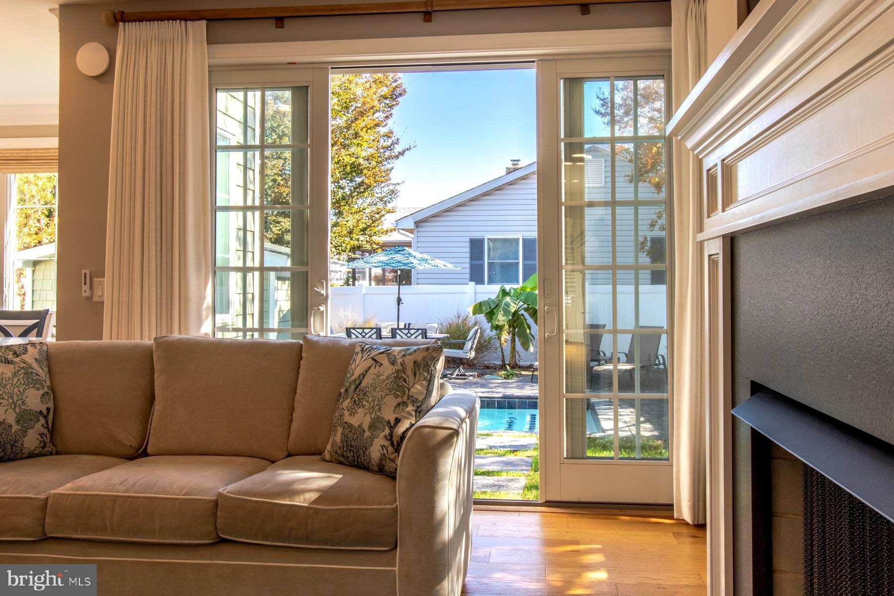 COUNTRY CLUB ESTATES - Residential