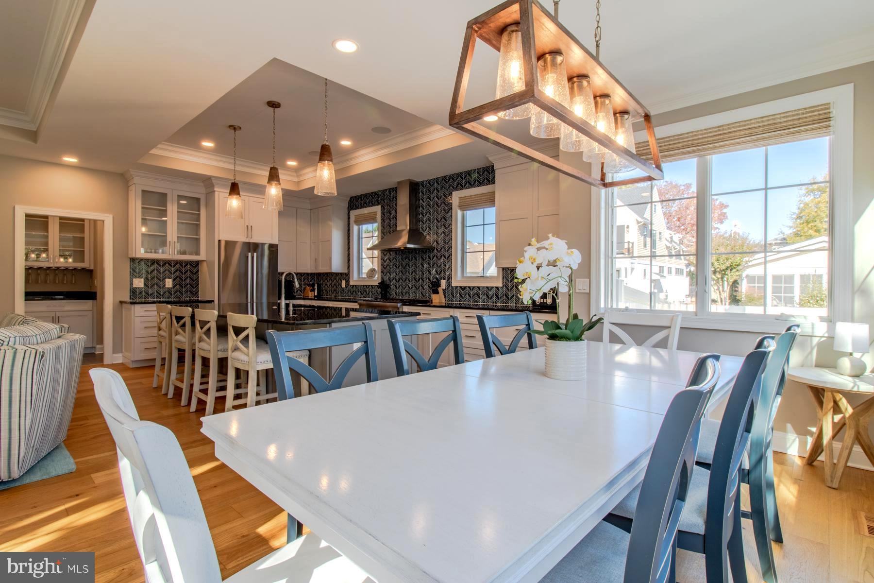 COUNTRY CLUB ESTATES - Residential