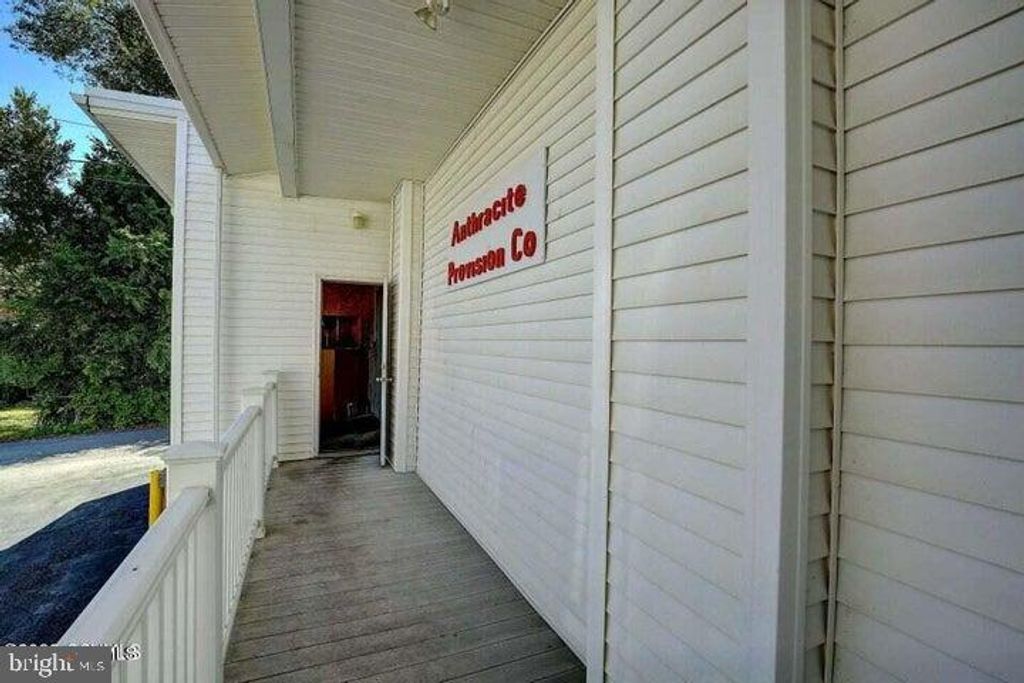 Photo of 510 S Pearl St, COAL TOWNSHIP, PA 17866 (MLS # PANU2002696)
