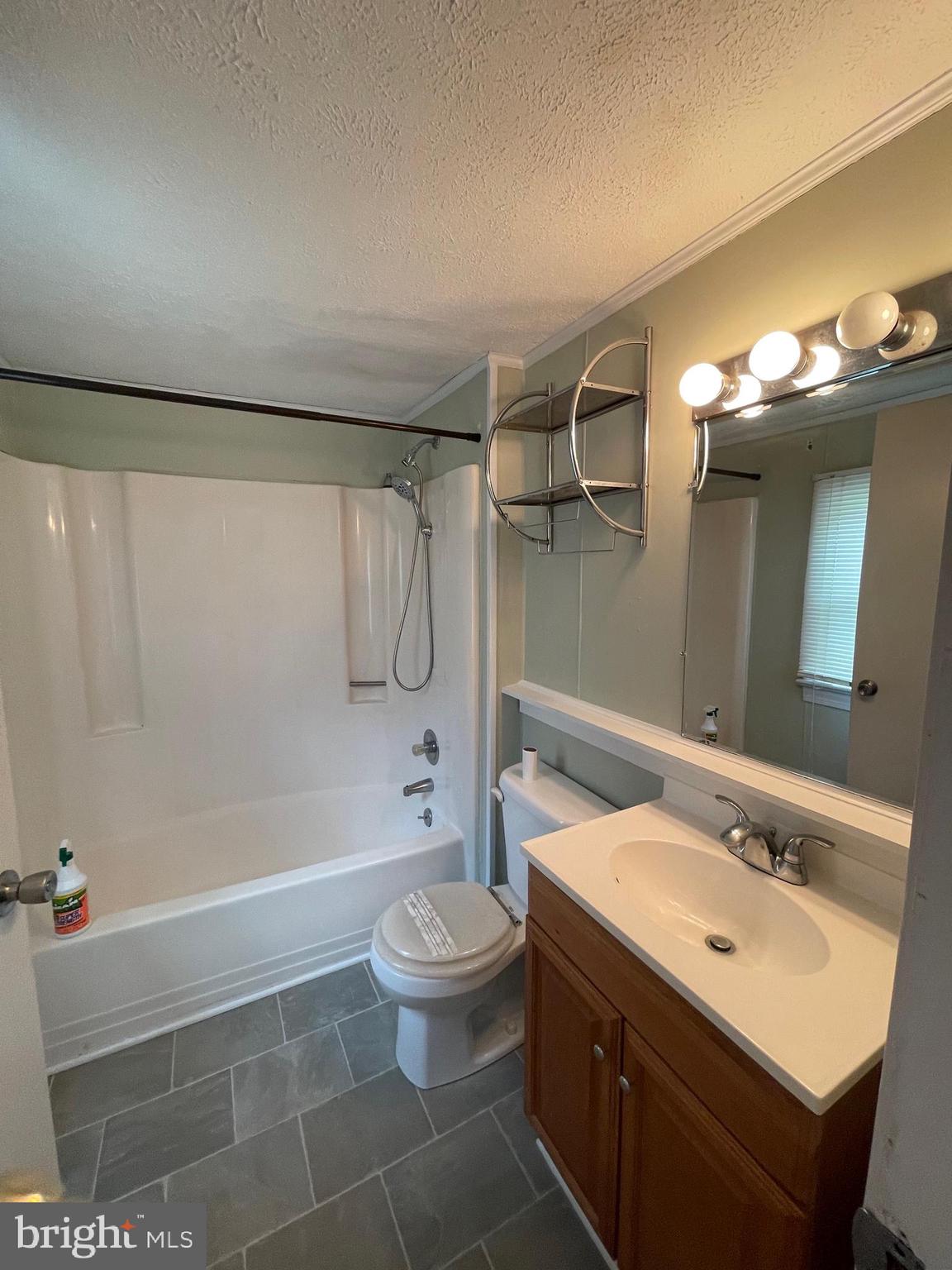 COLONIAL BEACH - Residential Lease