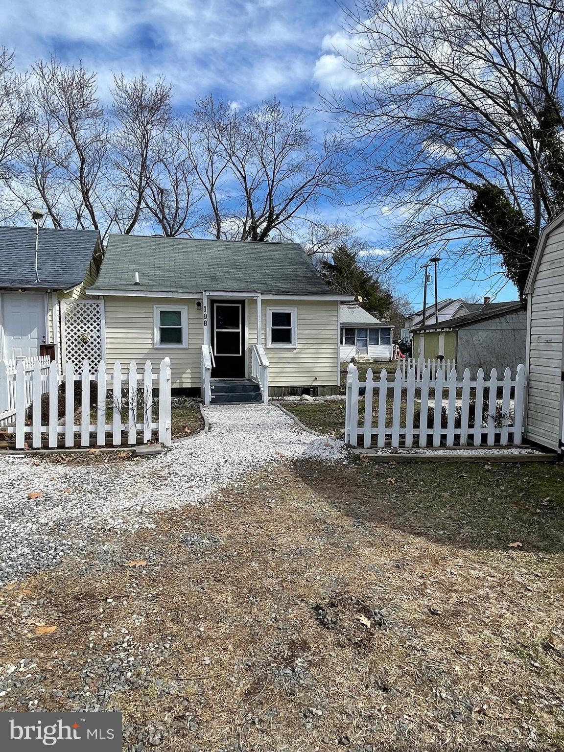 COLONIAL BEACH - Residential Lease