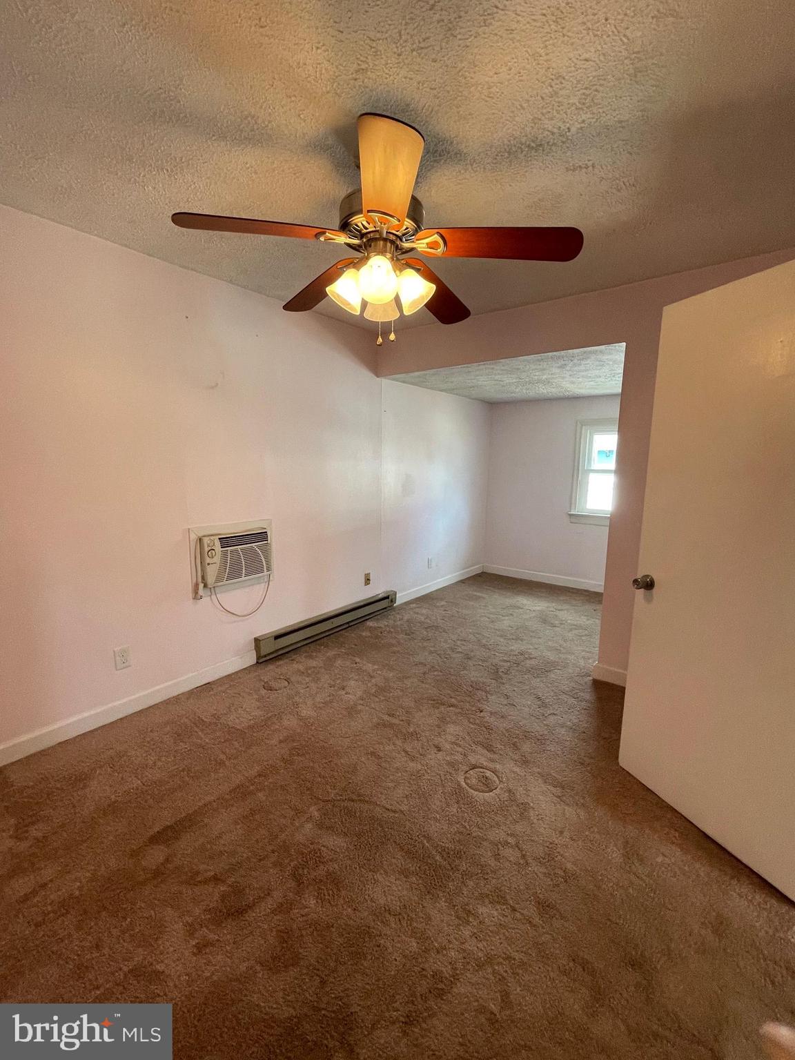 COLONIAL BEACH - Residential Lease