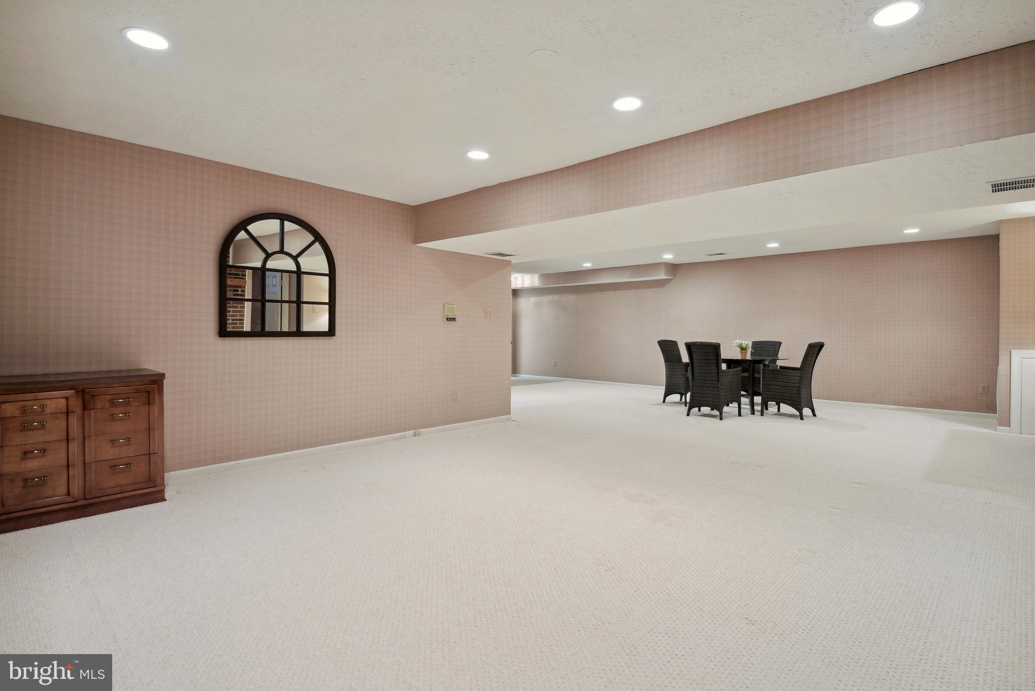 SUMMERWOOD - Residential