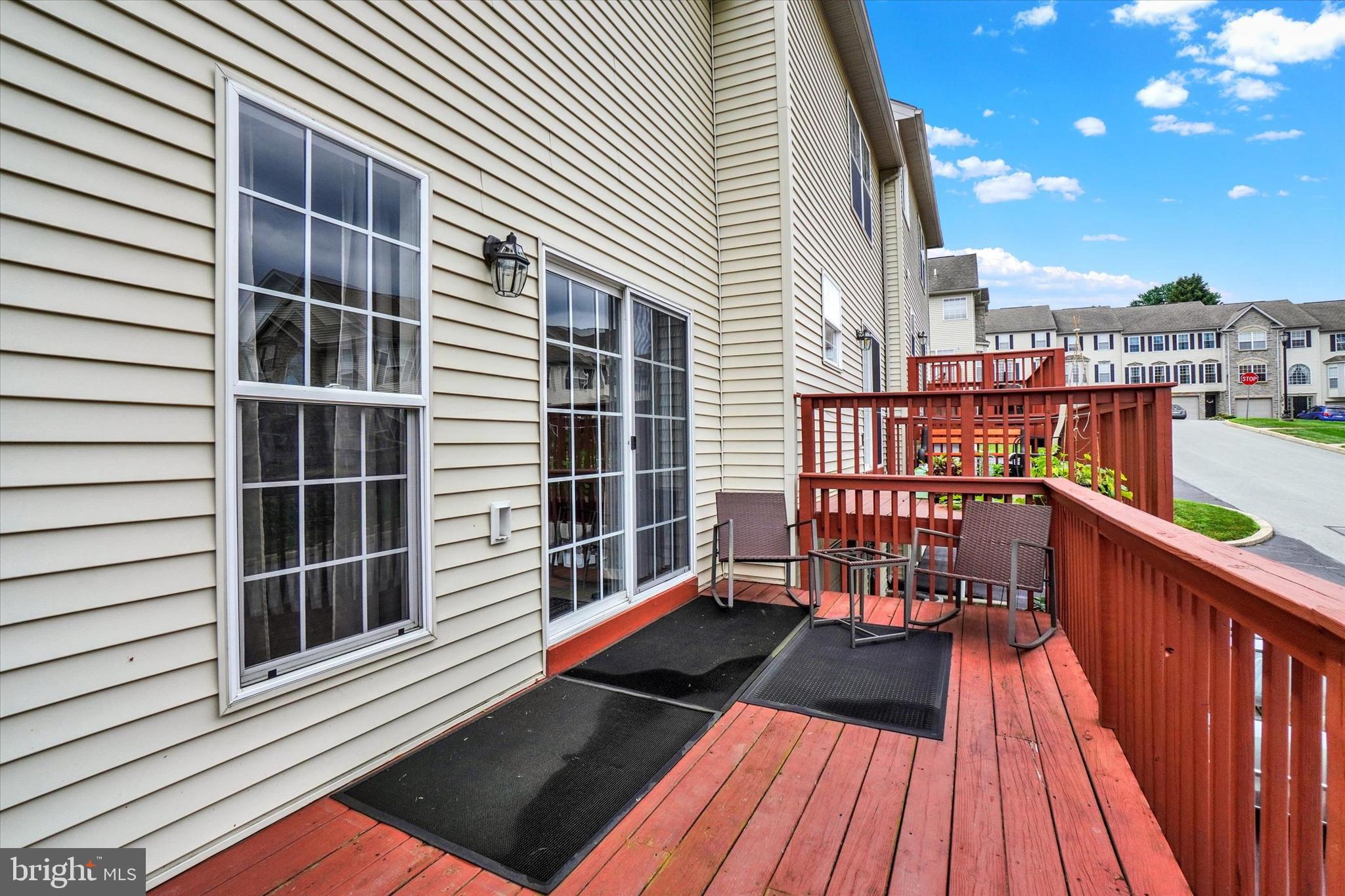 HUNT CLUB CONDOS - Residential