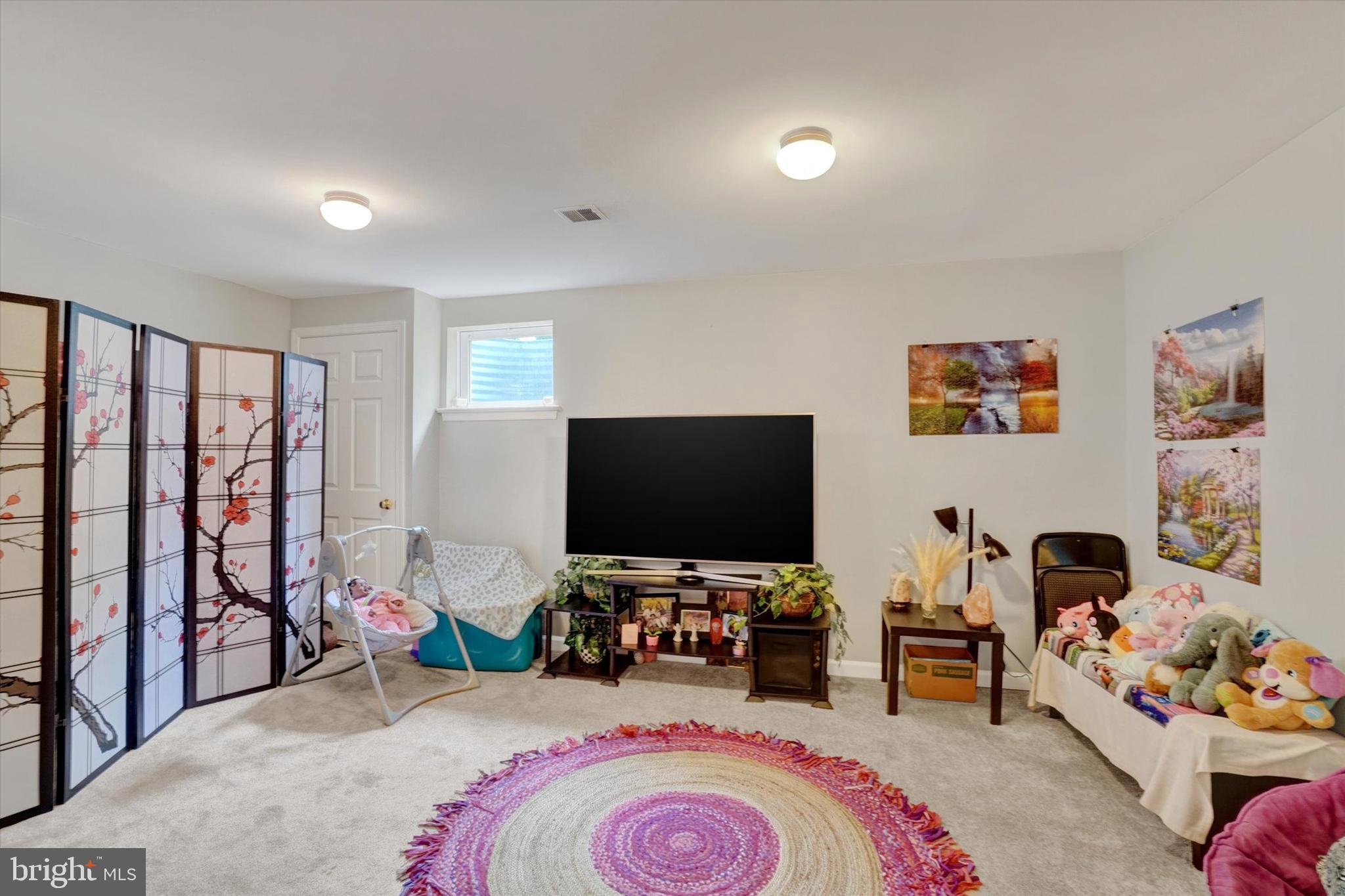 HUNT CLUB CONDOS - Residential