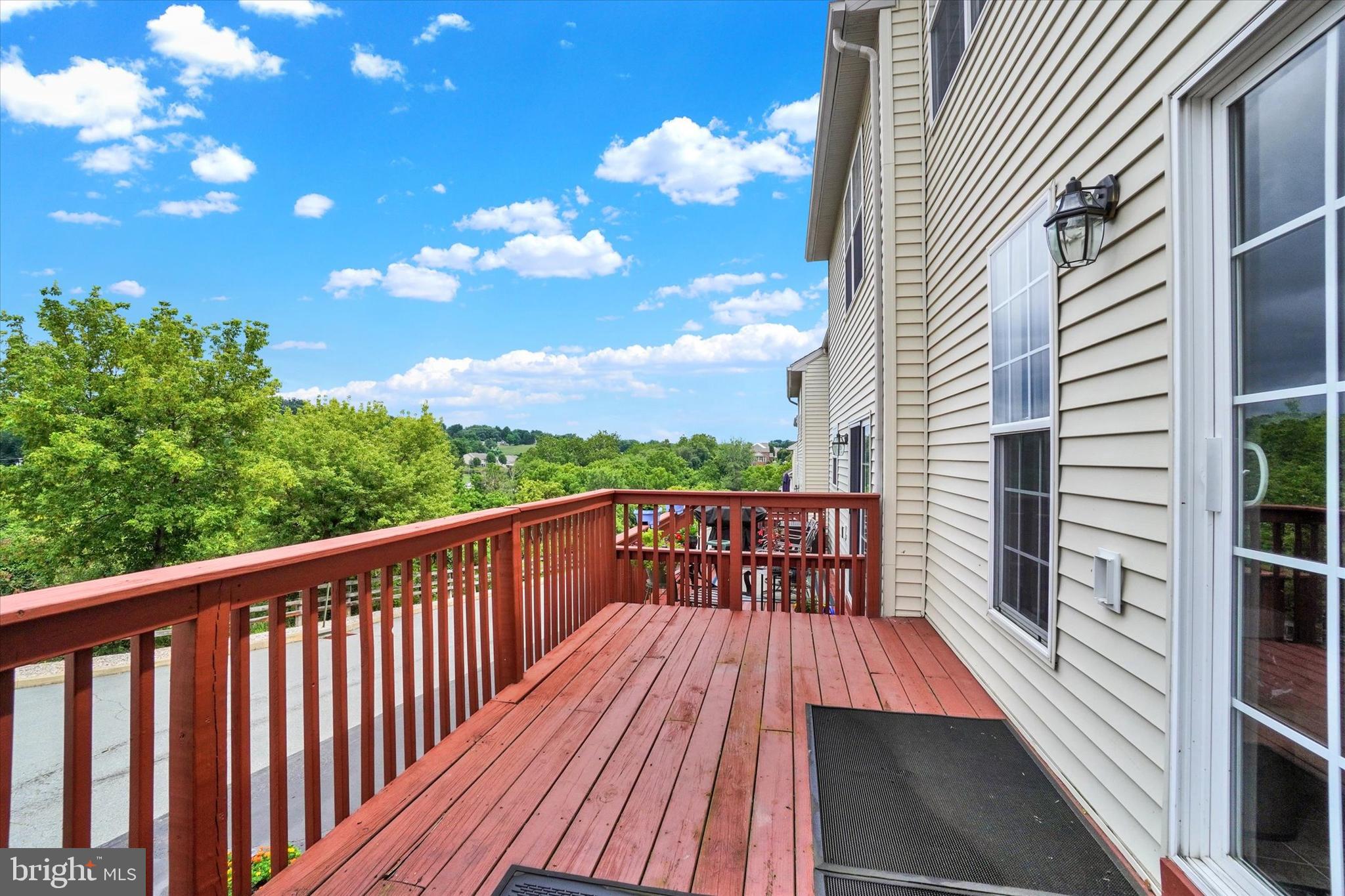 HUNT CLUB CONDOS - Residential