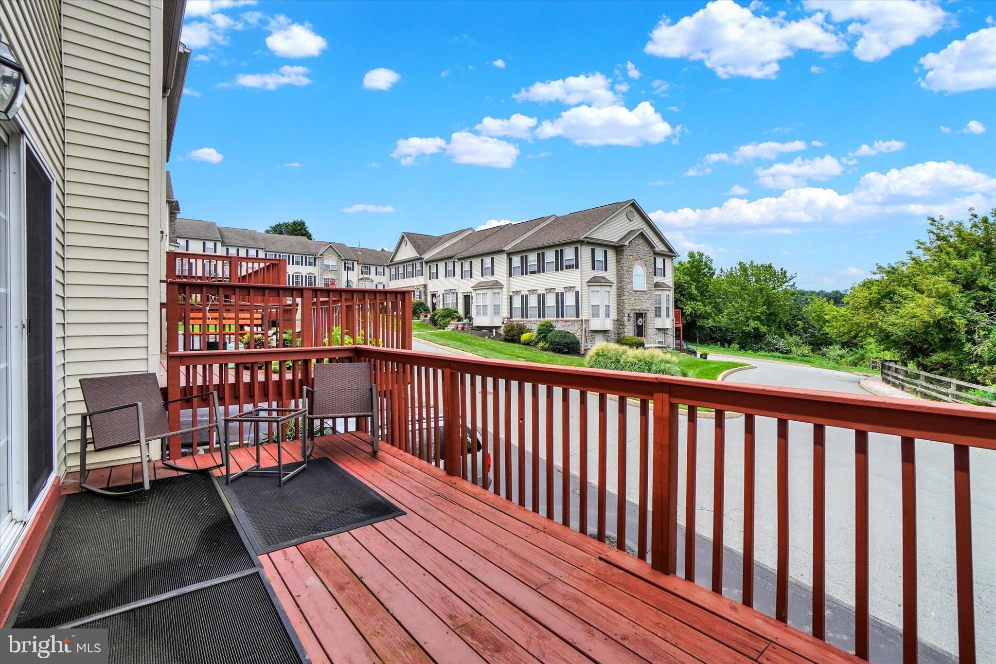 HUNT CLUB CONDOS - Residential