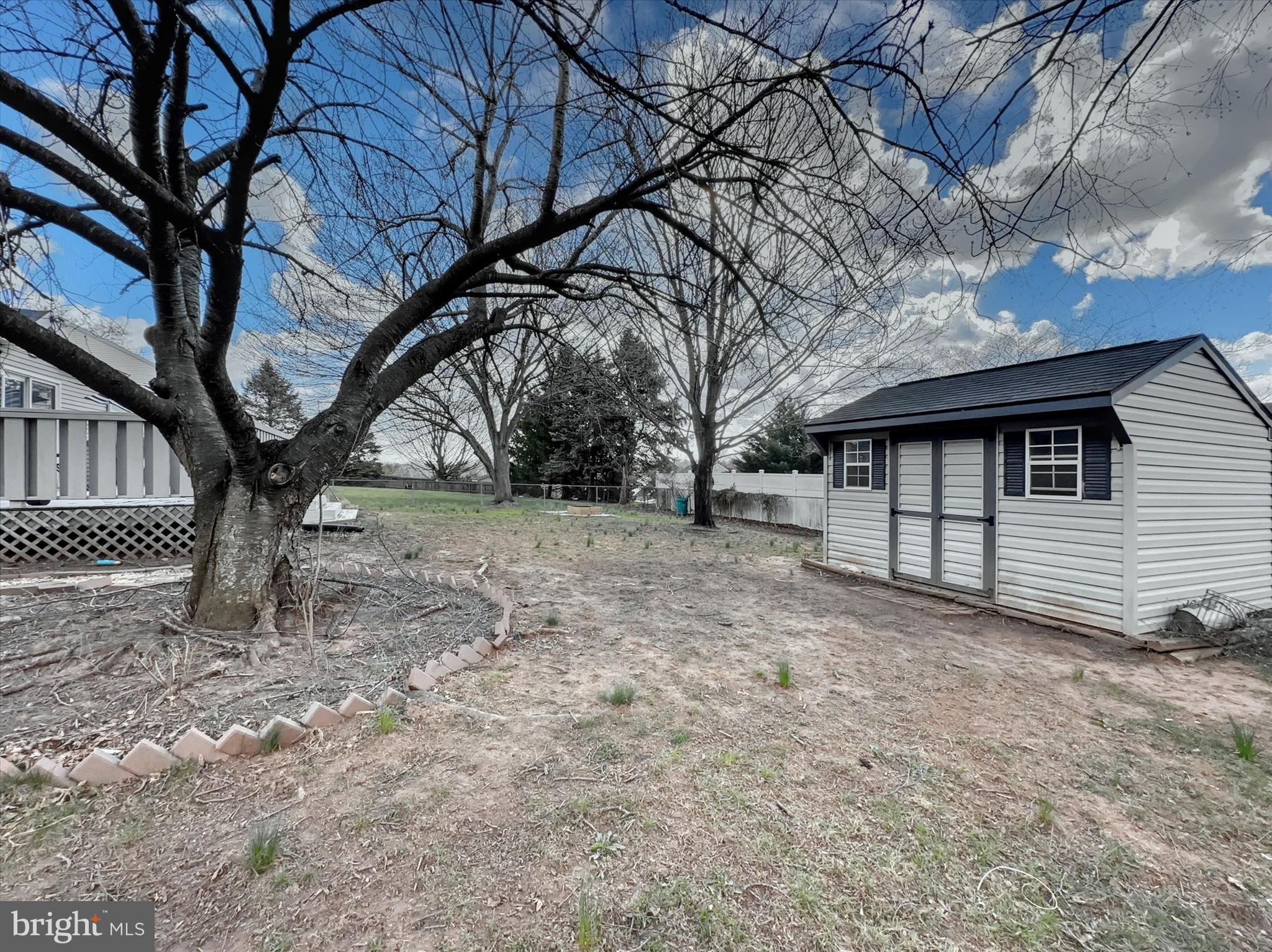 LEXINGTON MEADOWS - Residential