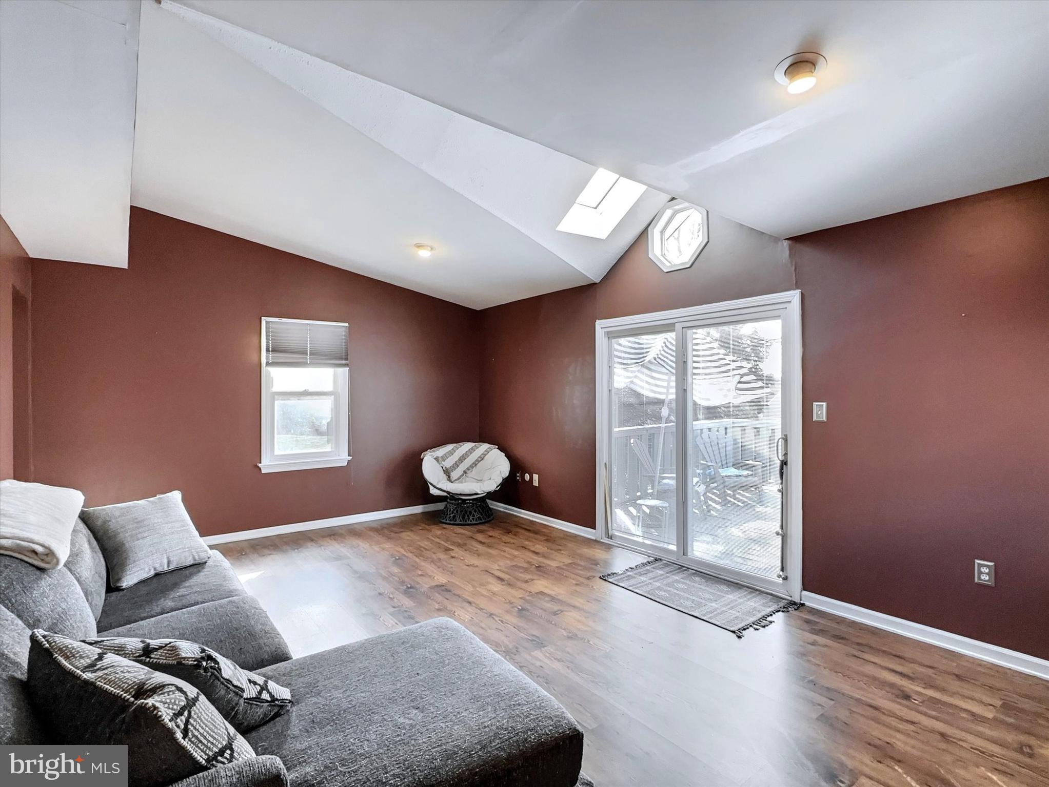 LEXINGTON MEADOWS - Residential